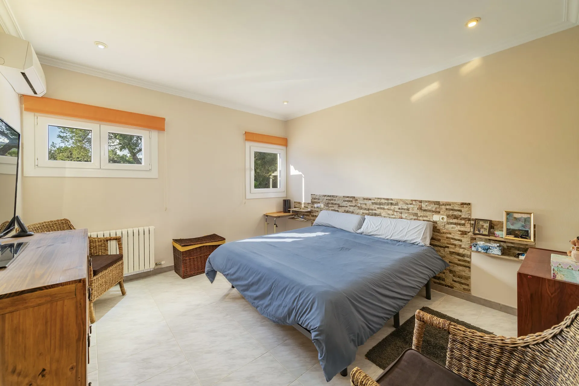 Фантастическая вилла в тихом месте с просторным участком-16