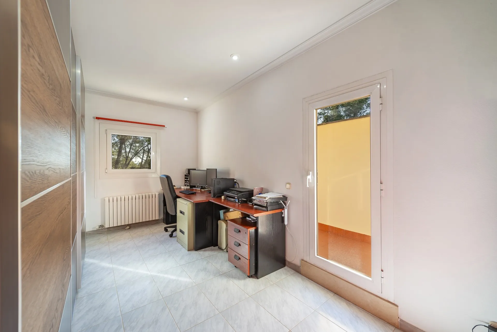 Фантастическая вилла в тихом месте с просторным участком-22