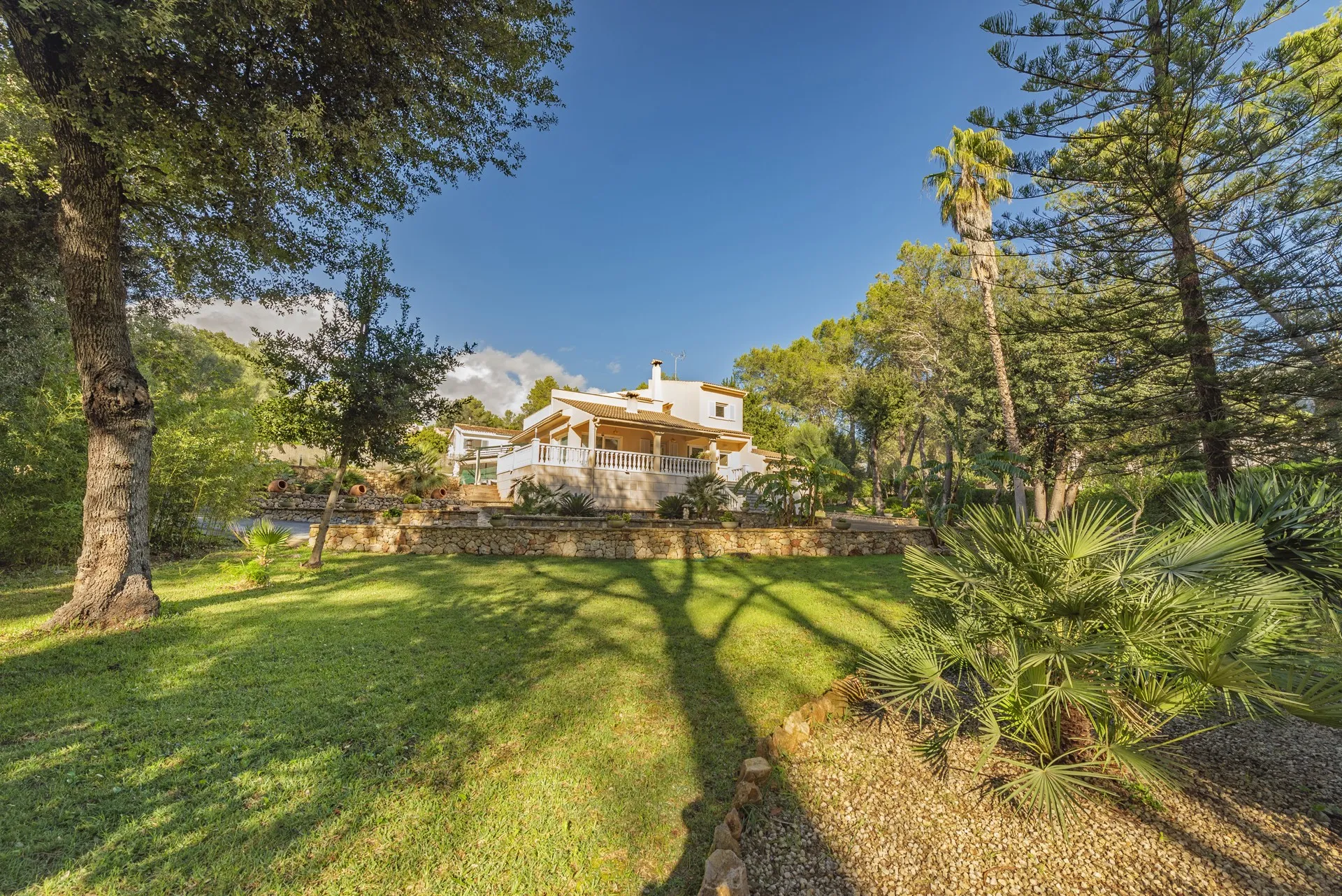 Fantastyczna willa w spokojnej okolicy z przestronną działką-4