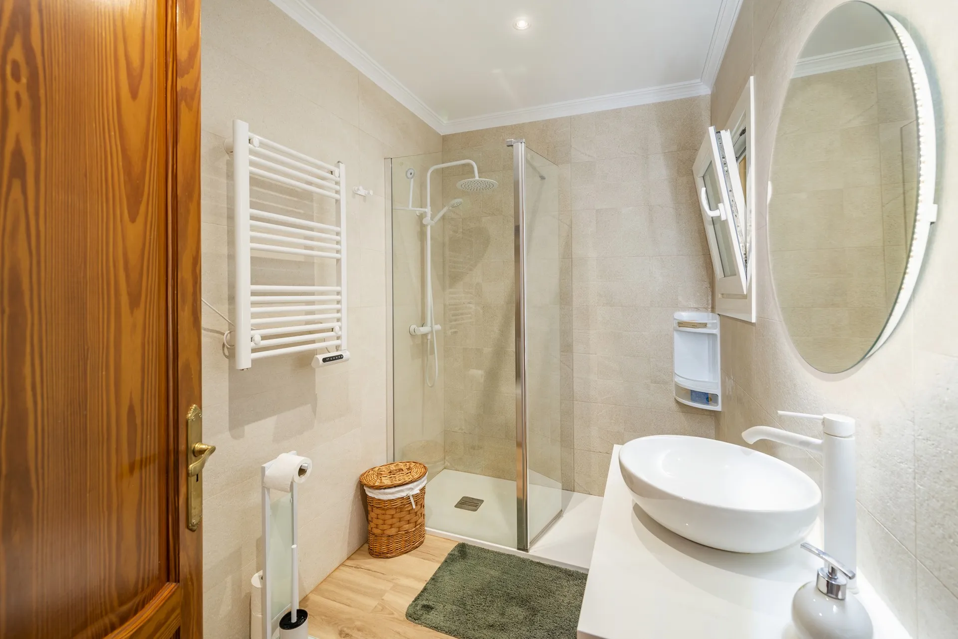 Фантастическая вилла в тихом месте с просторным участком-21