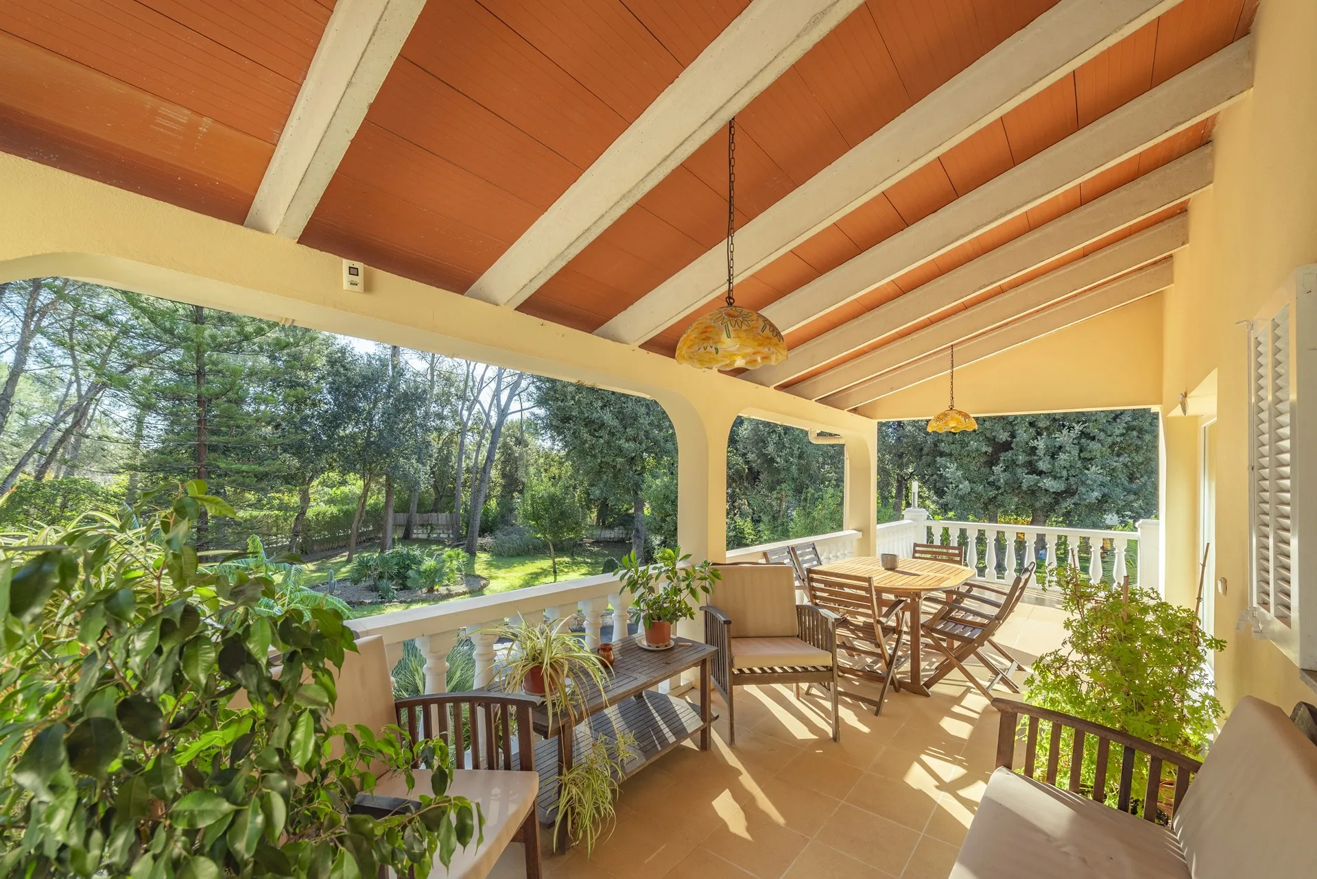 Фантастическая вилла в тихом месте с просторным участком-7