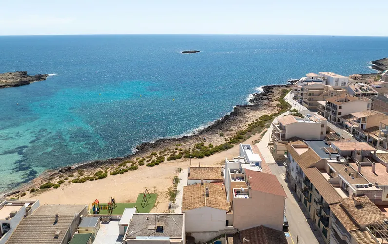 Opknapwoning in eerste lijn aan zee in Colonia de Sant Jordi