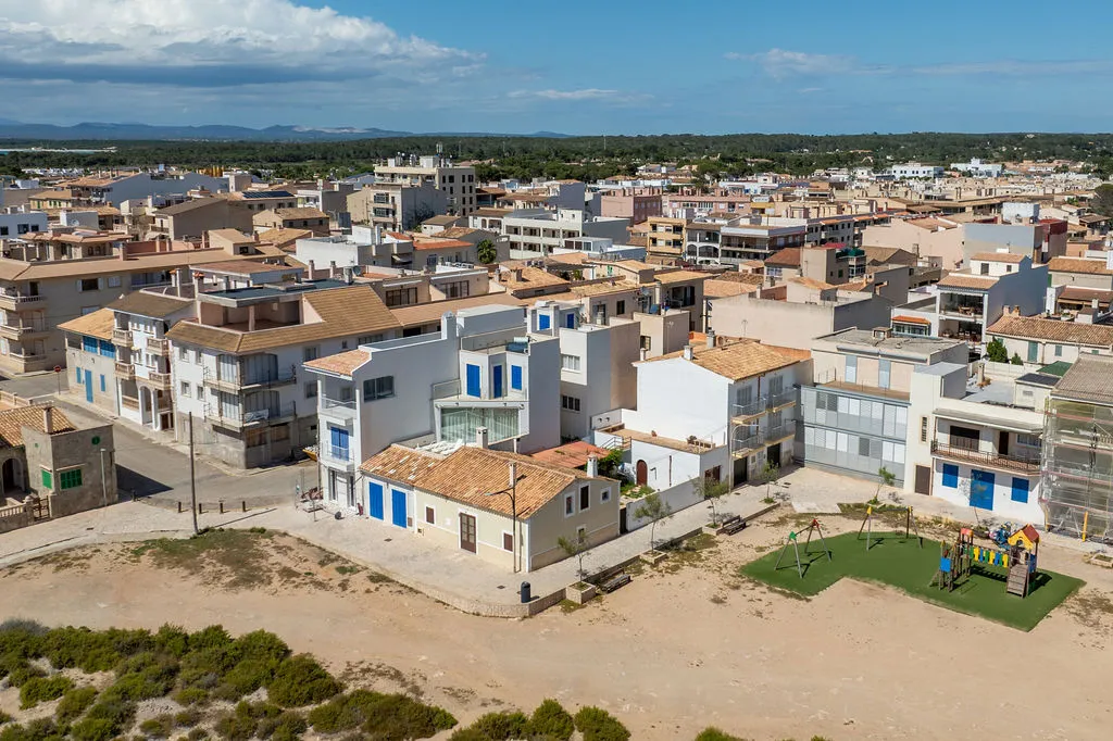Opknapwoning in eerste lijn aan zee in Colonia de Sant Jordi-5