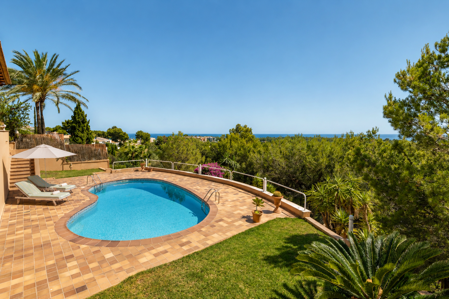 Straordinaria villa mediterranea con vista sul mare e sul campo da golf a Bendinat-2
