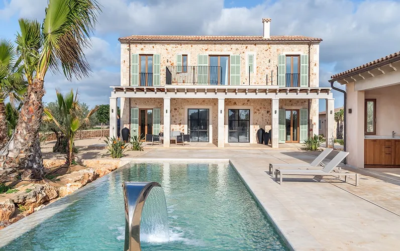 New build finca with large pool in excellent location