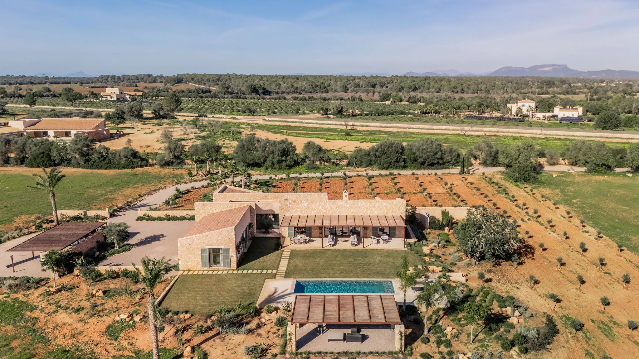 Eksklusiv finca med pool og stor grund-17