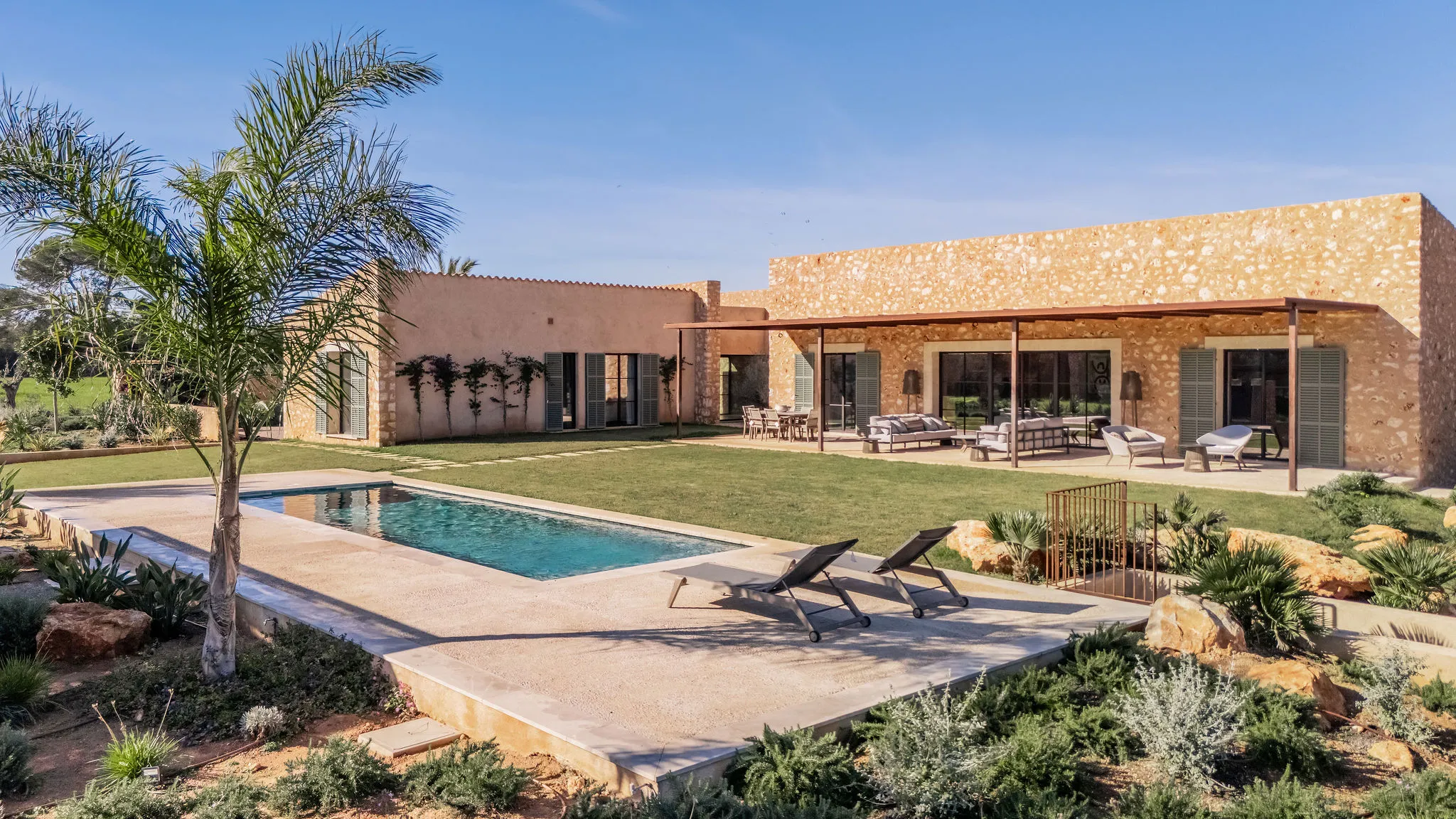 Exclusieve finca met zwembad en ruim perceel-4