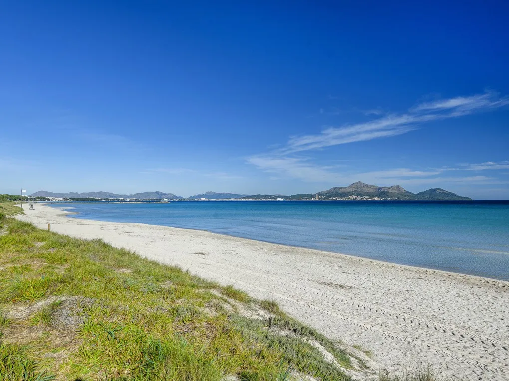 Piękny dom z licencją na wynajem wakacyjny, zaledwie 3 minuty spacerem od plaży w Alcudia, Majorka-15