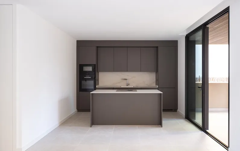 Bright ground floor in modern new development