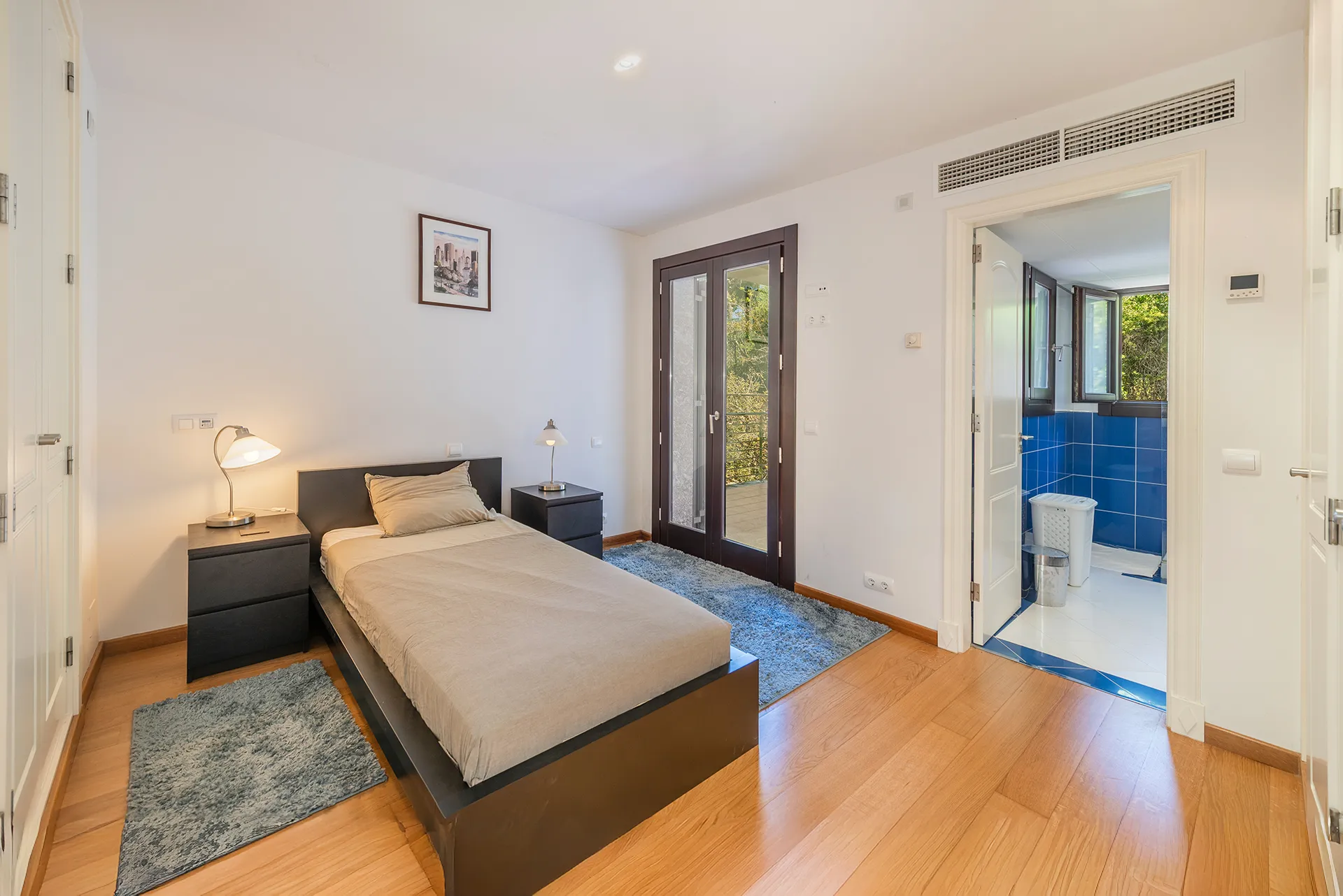 Wohnen auf höchstem Niveau - Designvilla mit Infinity-Pool und einzigartiger Architektur-28