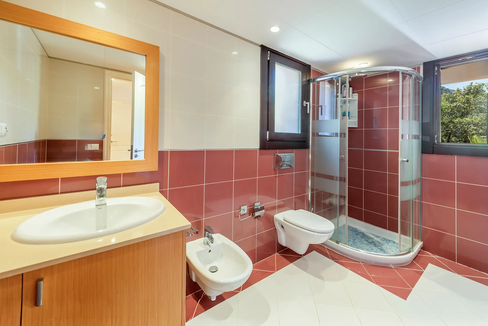 Wohnen auf höchstem Niveau - Designvilla mit Infinity-Pool und einzigartiger Architektur-27