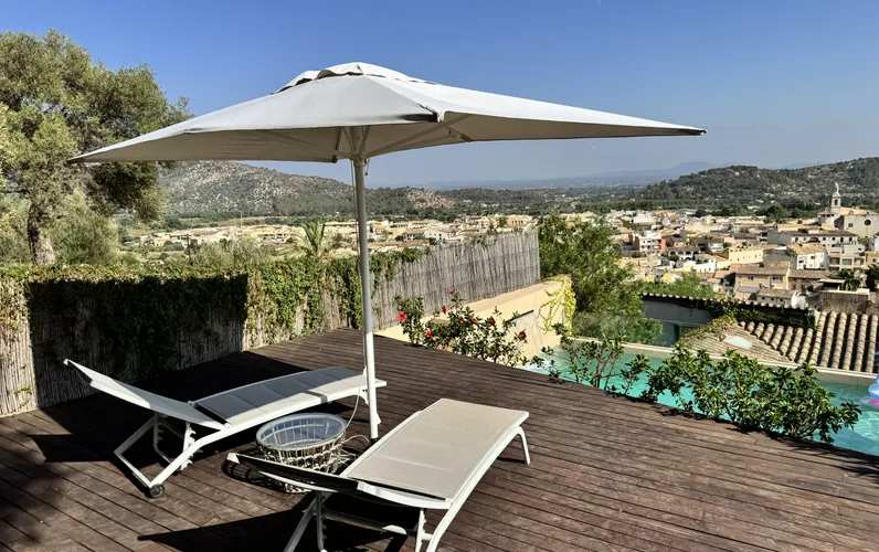 Encantadora casa de poble amb piscina i vistes a Alaro