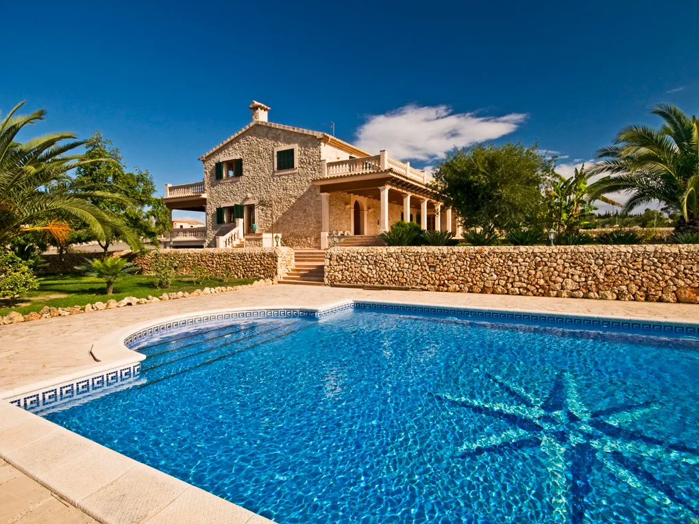 Traditionelt landhus i sten-11