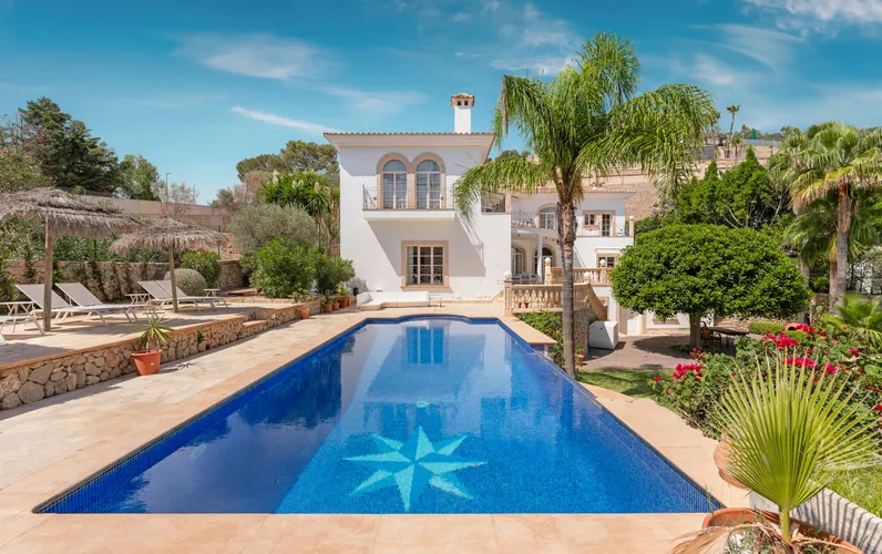 Stor middelhavsvilla med licens til ferieudlejning i Son Vida