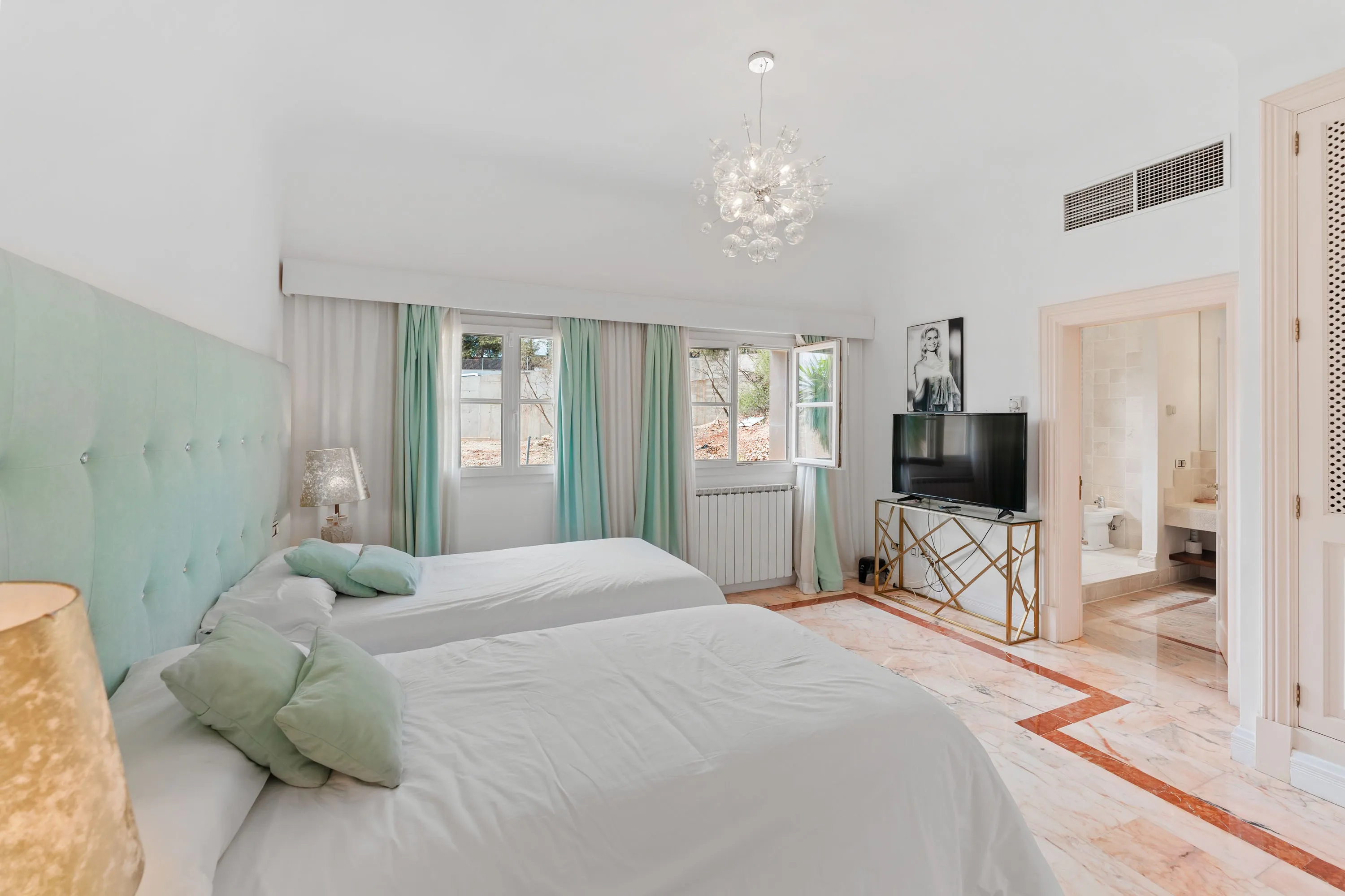 Great Mediterranean villa with holiday rental licence in Son Vida-21