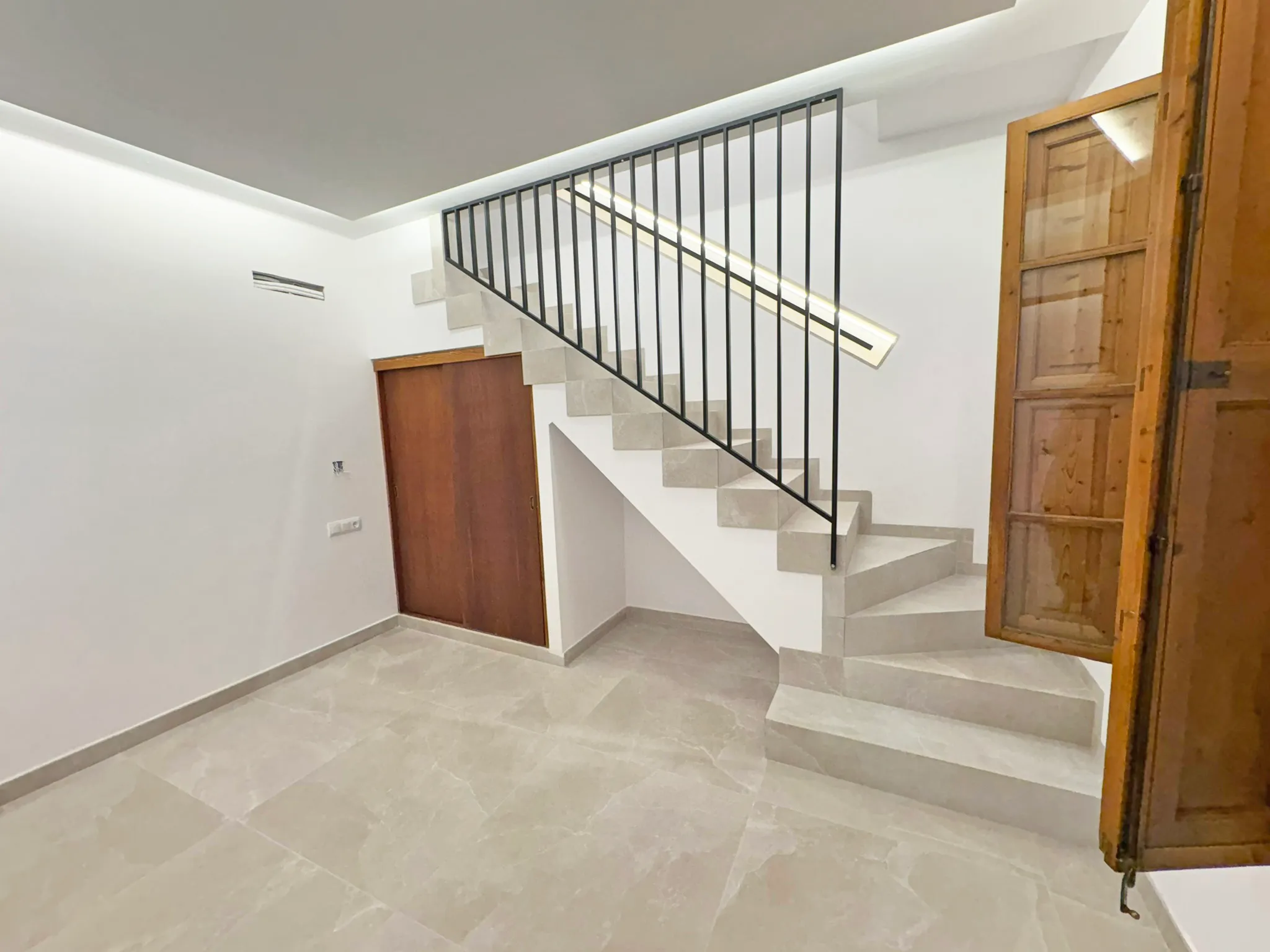 Charming, newly renovated village house with roof terrace in a quiet location in Consell-6