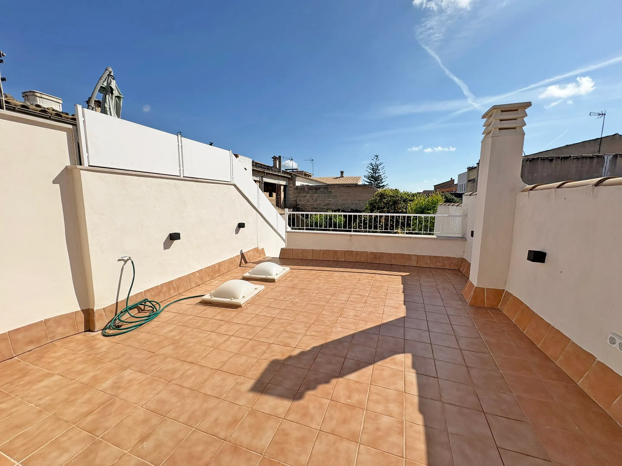 Charming, newly renovated village house with roof terrace in a quiet location in Consell-11