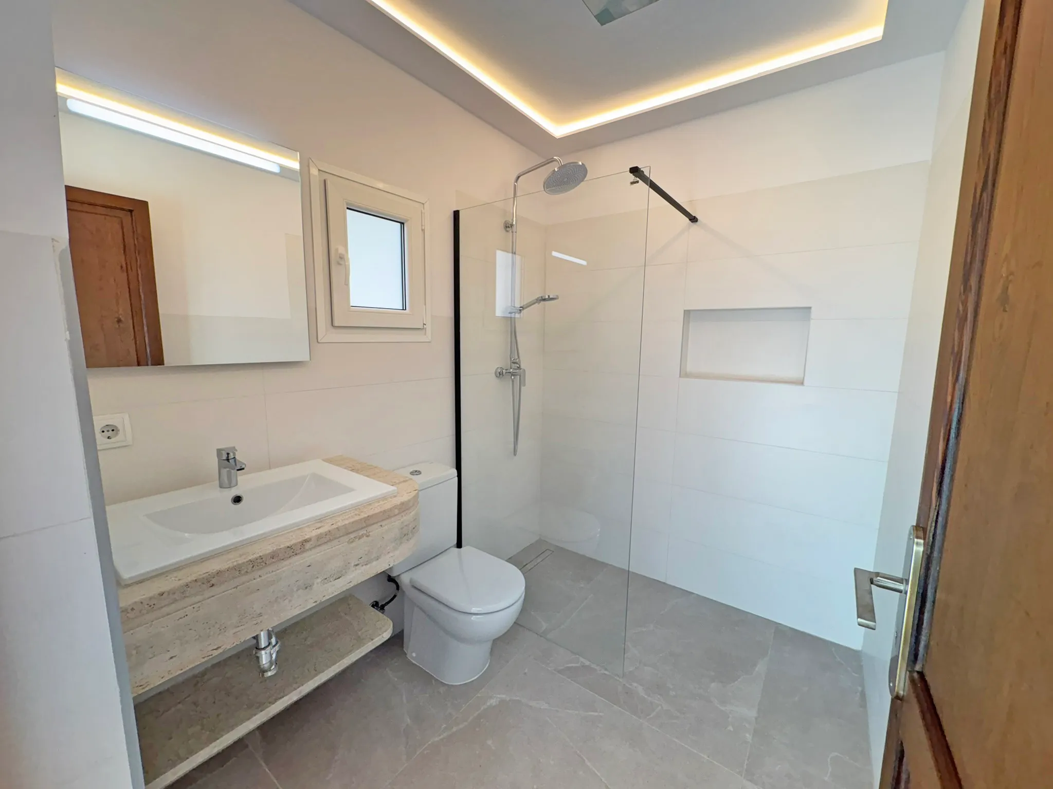 Charming, newly renovated village house with roof terrace in a quiet location in Consell-5