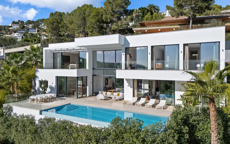 Ultra-moderne villa met uitzicht op zee