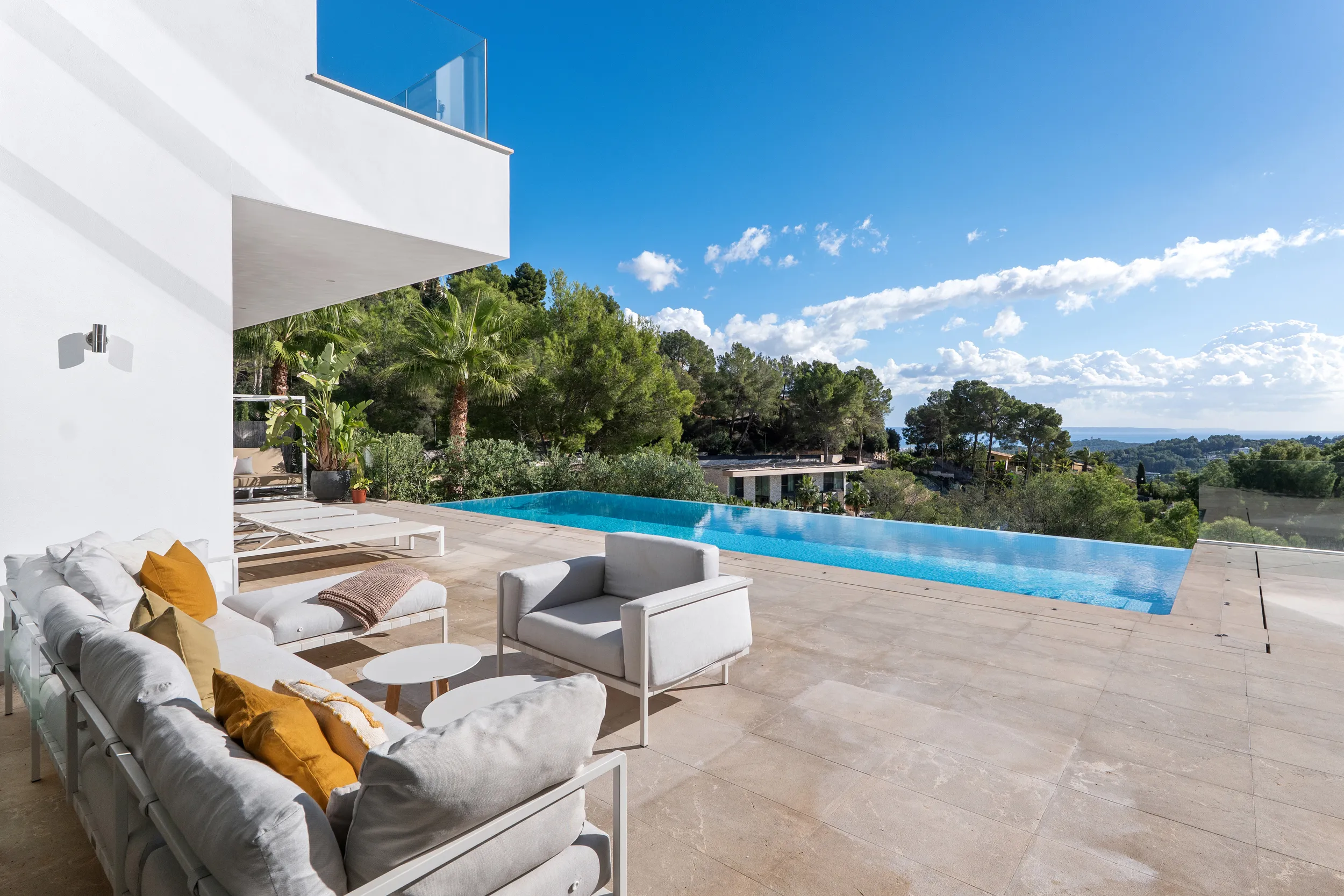 Villa moderna con vistas al mar en Son Vida-4