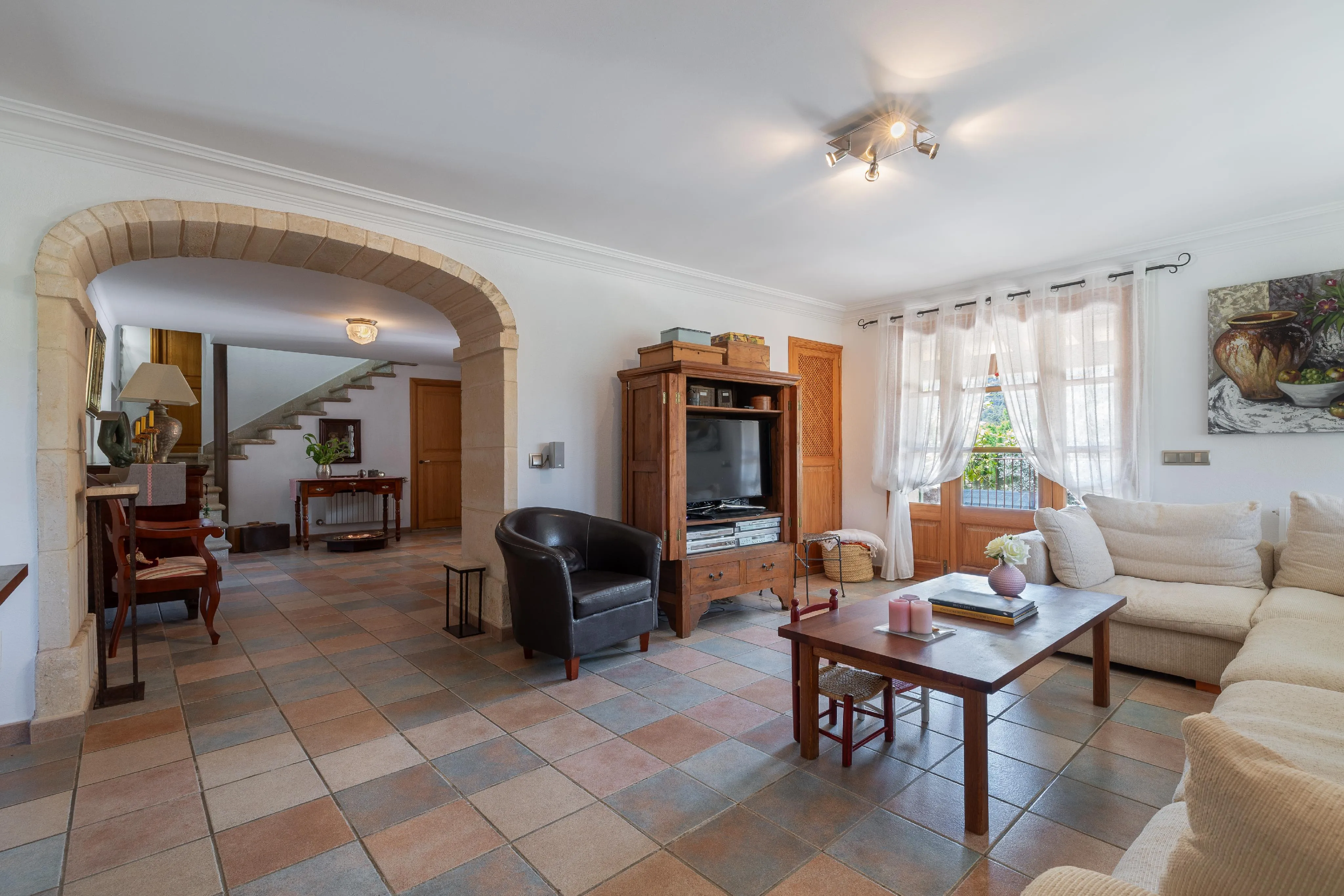 Finca z widokiem na góry Tramuntana-7