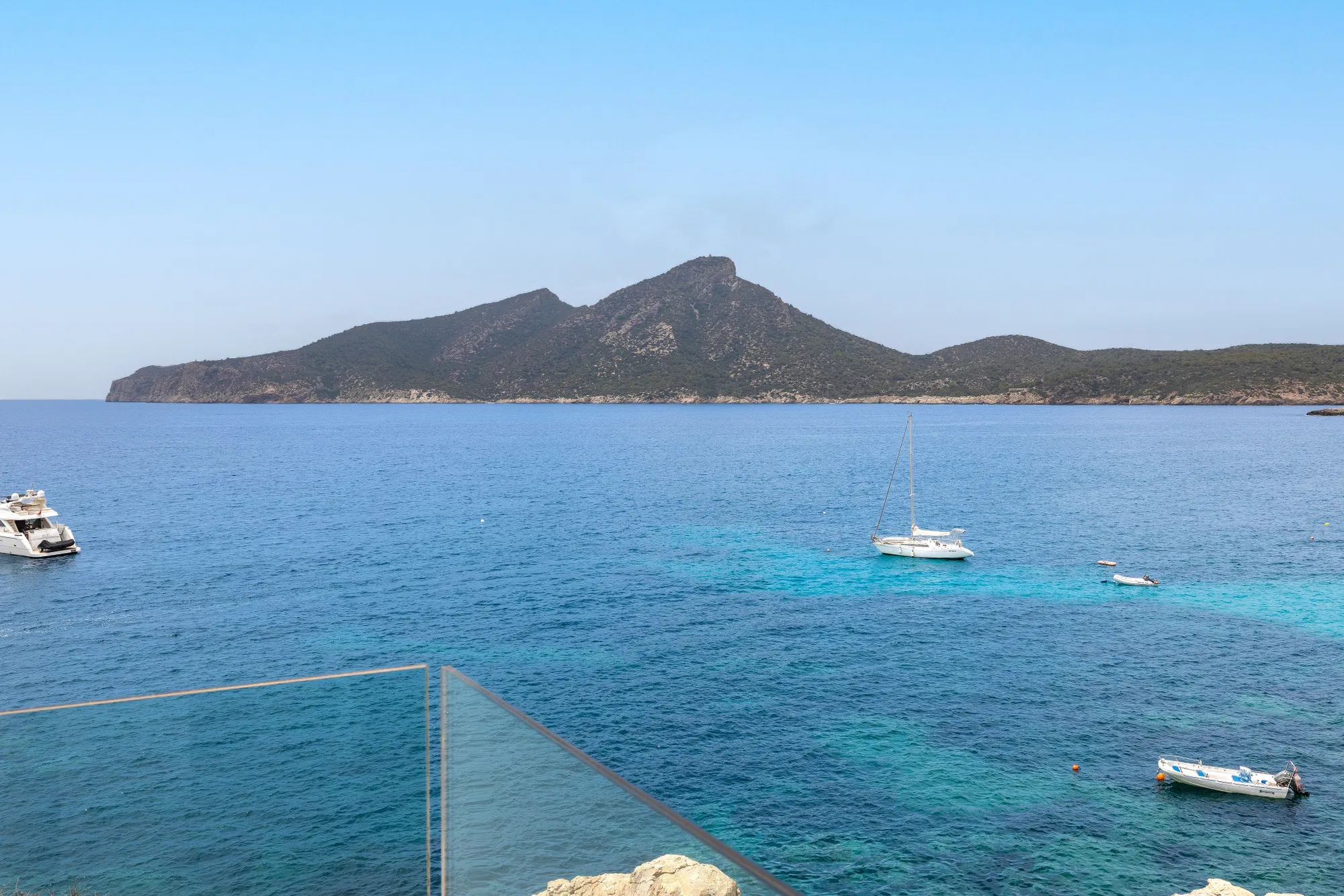 Sea, light & architecture in the frontline of Sant Elm-14