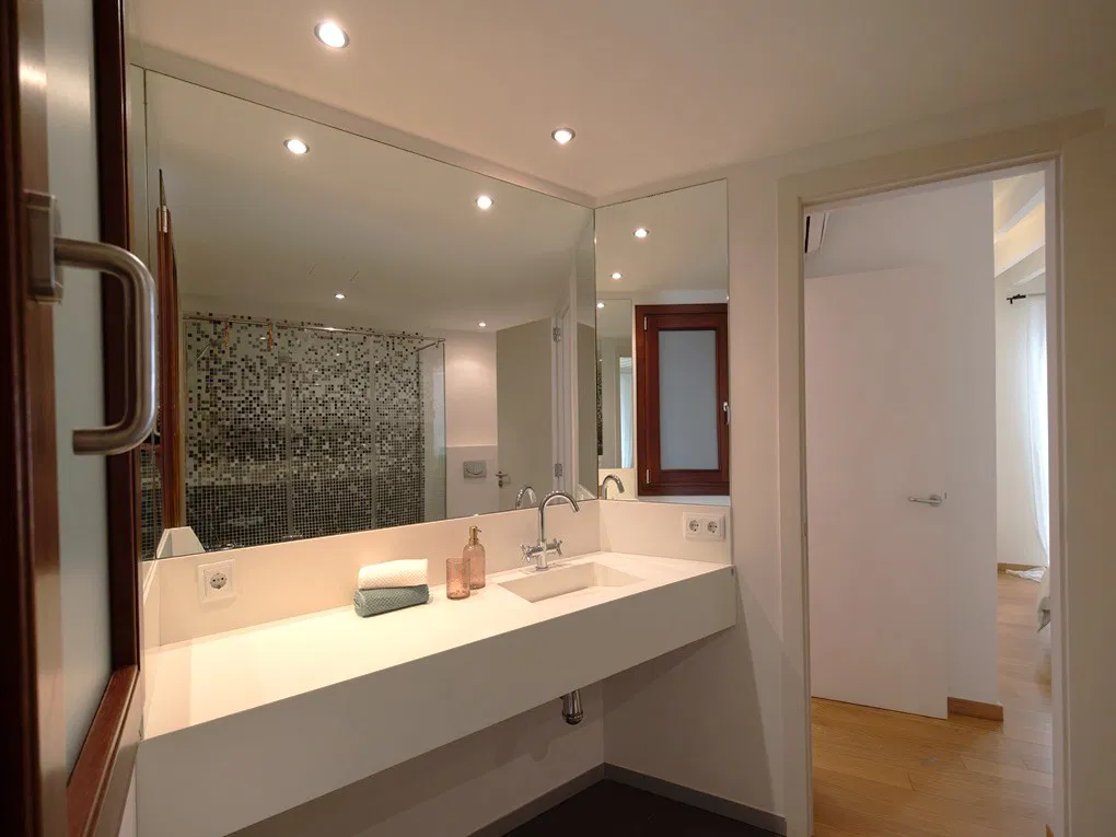 Modern appartement met lift in het centrum-11