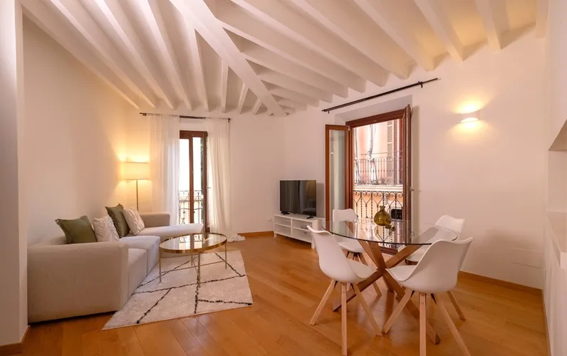 Apartamento moderno con ascensor en pleno centro