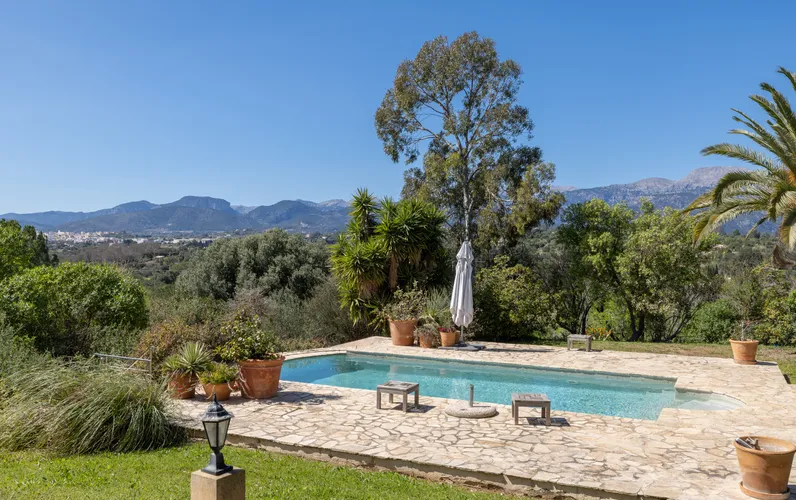Maison de campagne authentique avec vue panoramique à Inca