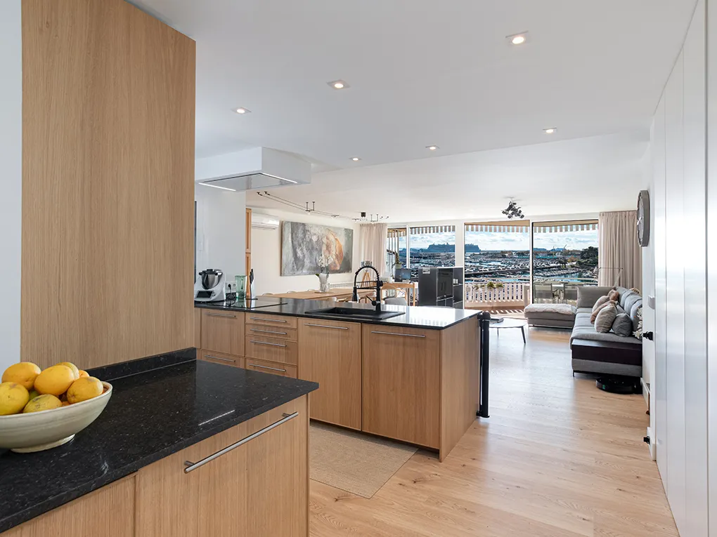 Totalrenoveret lejlighed med udsigt-5