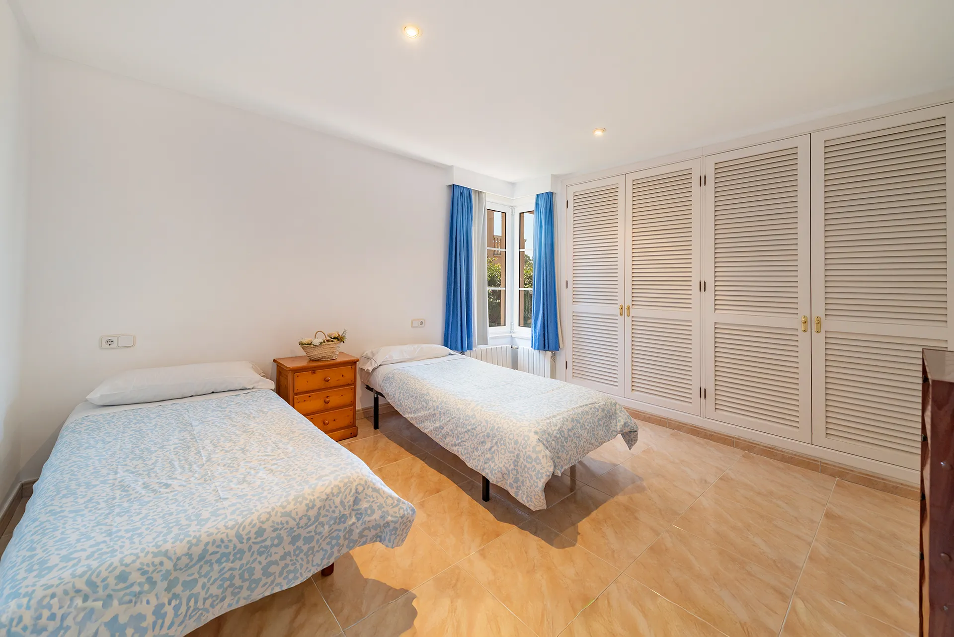 Exclusive villa with a holiday rental license, pool, and sea views in Puerto de Alcudia-8