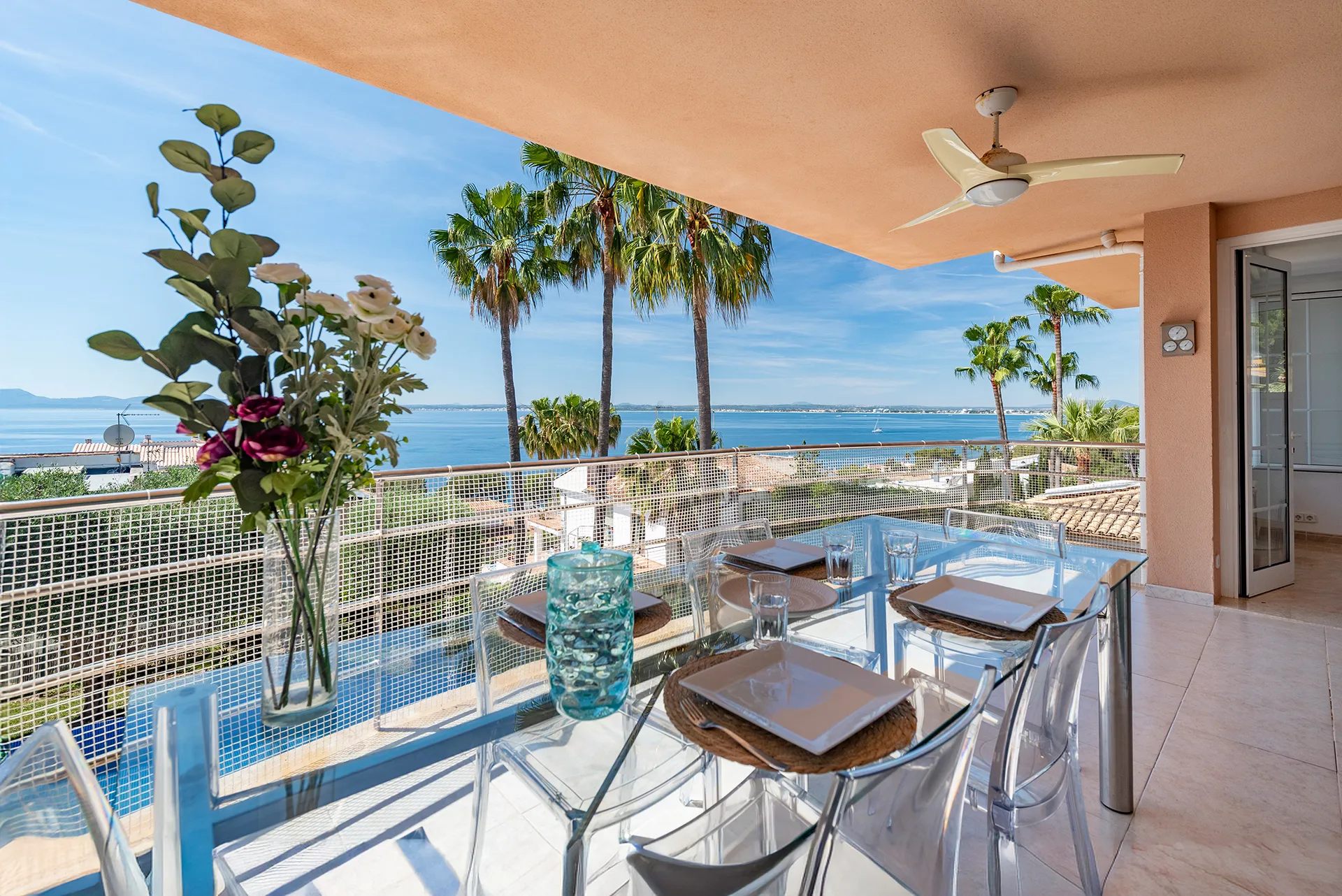Exclusive villa with a holiday rental license, pool, and sea views in Puerto de Alcudia-2