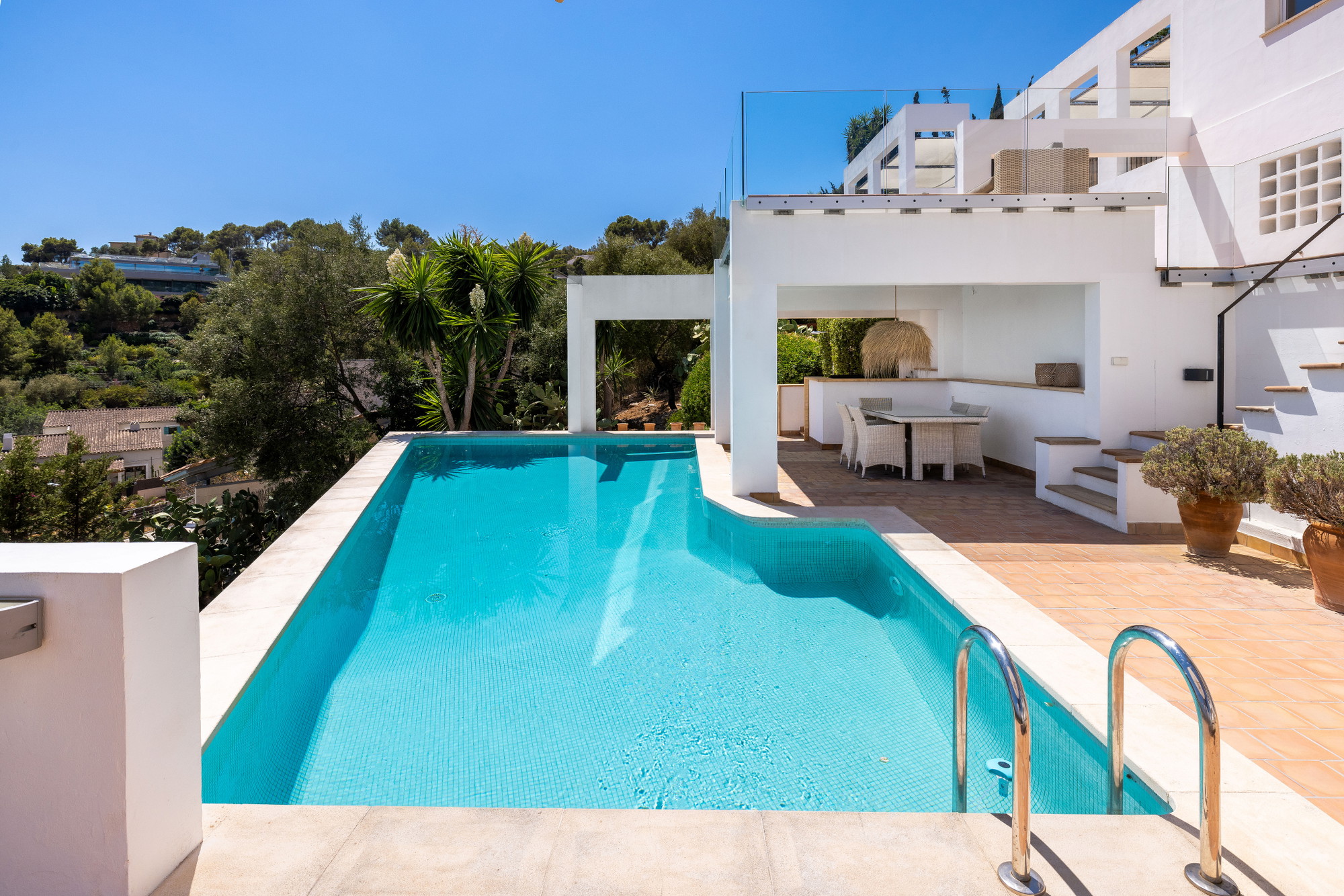 Short term rental: Mediterranean villa with panoramic views of Palma and the sea-2