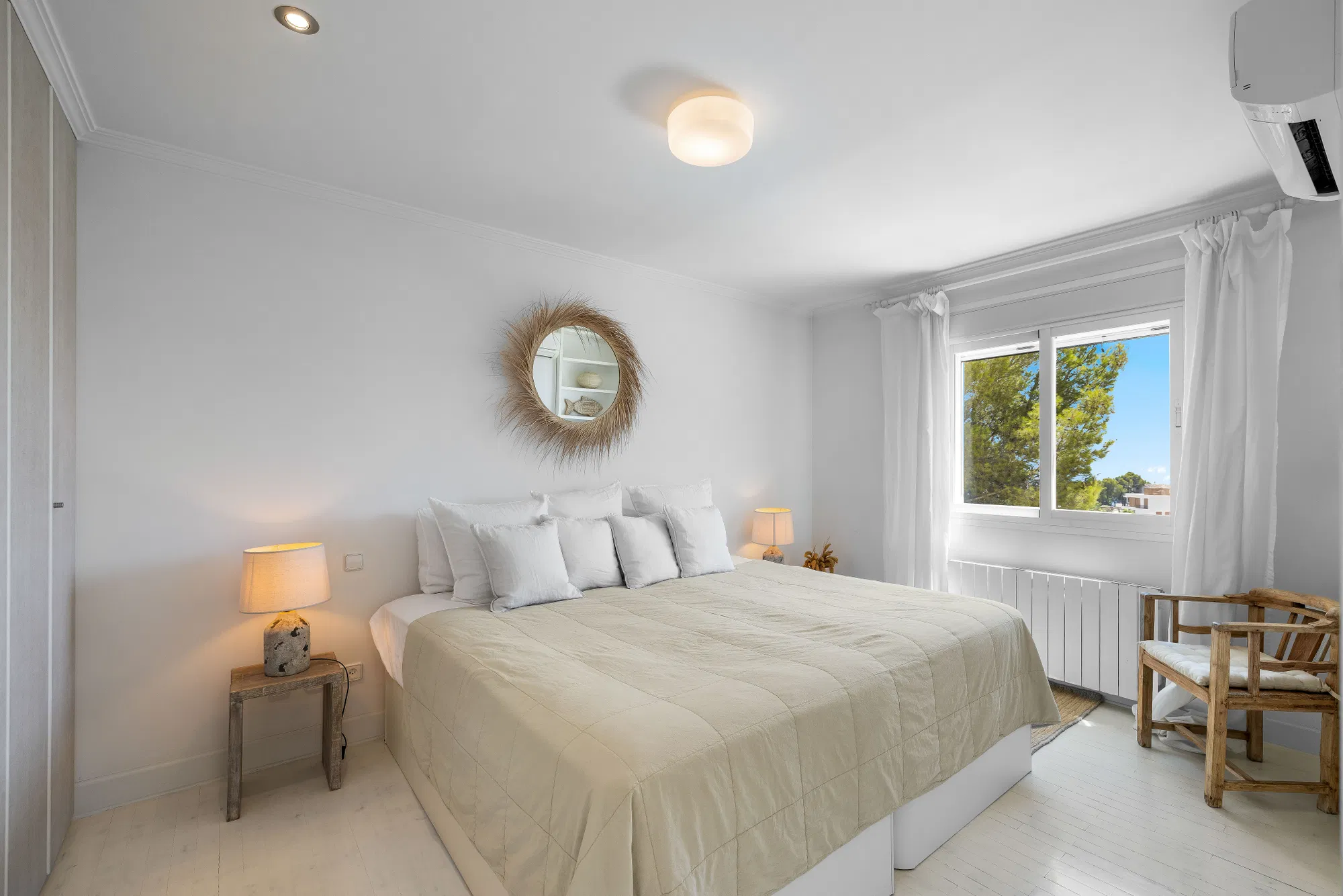 Short term rental: Mediterranean villa with panoramic views of Palma and the sea-13