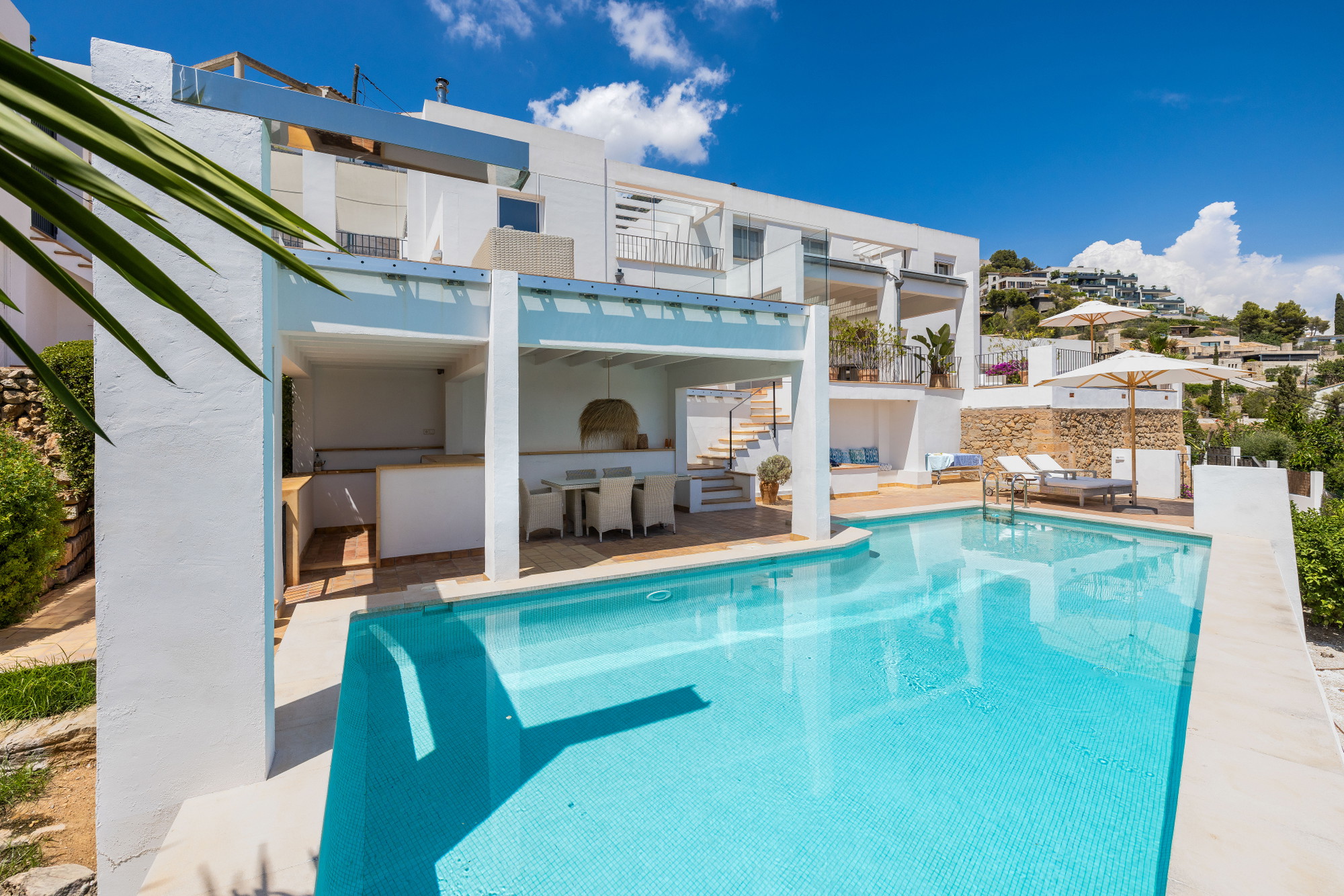 Short term rental: Mediterranean villa with panoramic views of Palma and the sea-27