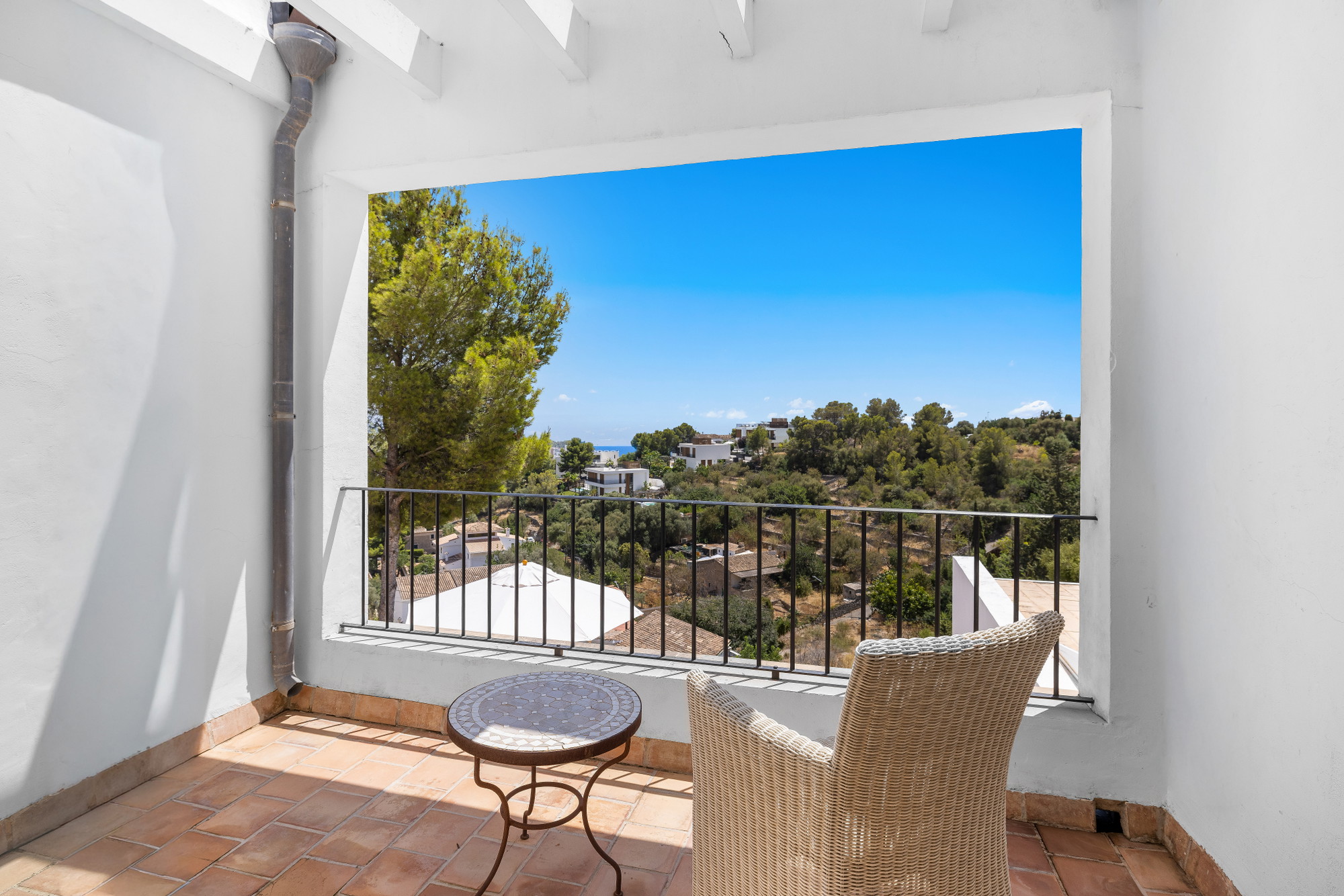 Short term rental: Mediterranean villa with panoramic views of Palma and the sea-18