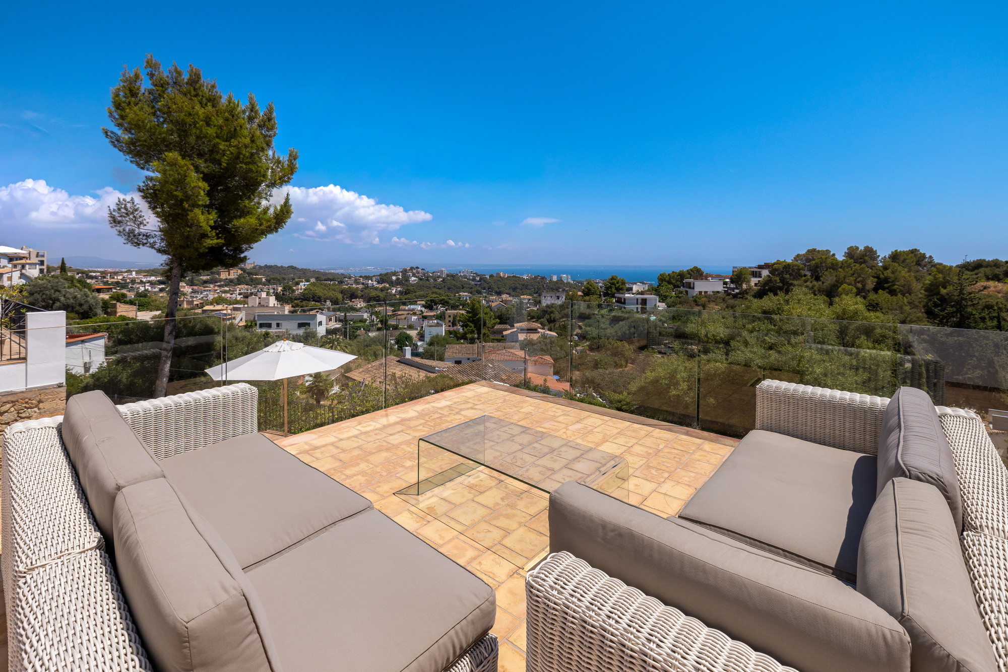 Short term rental: Mediterranean villa with panoramic views of Palma and the sea-20