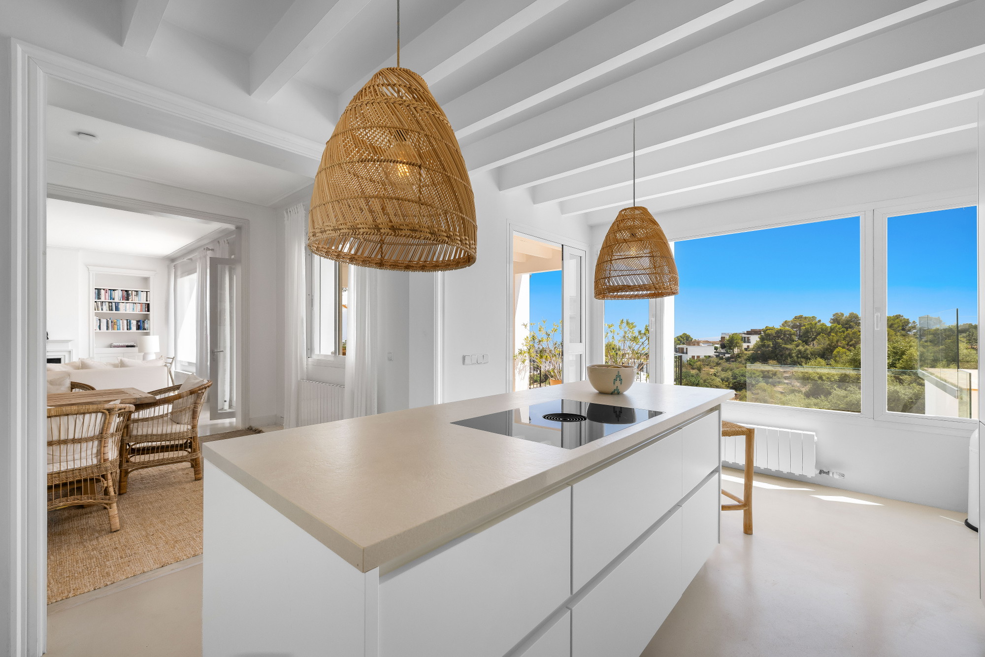 Short term rental: Mediterranean villa with panoramic views of Palma and the sea-8