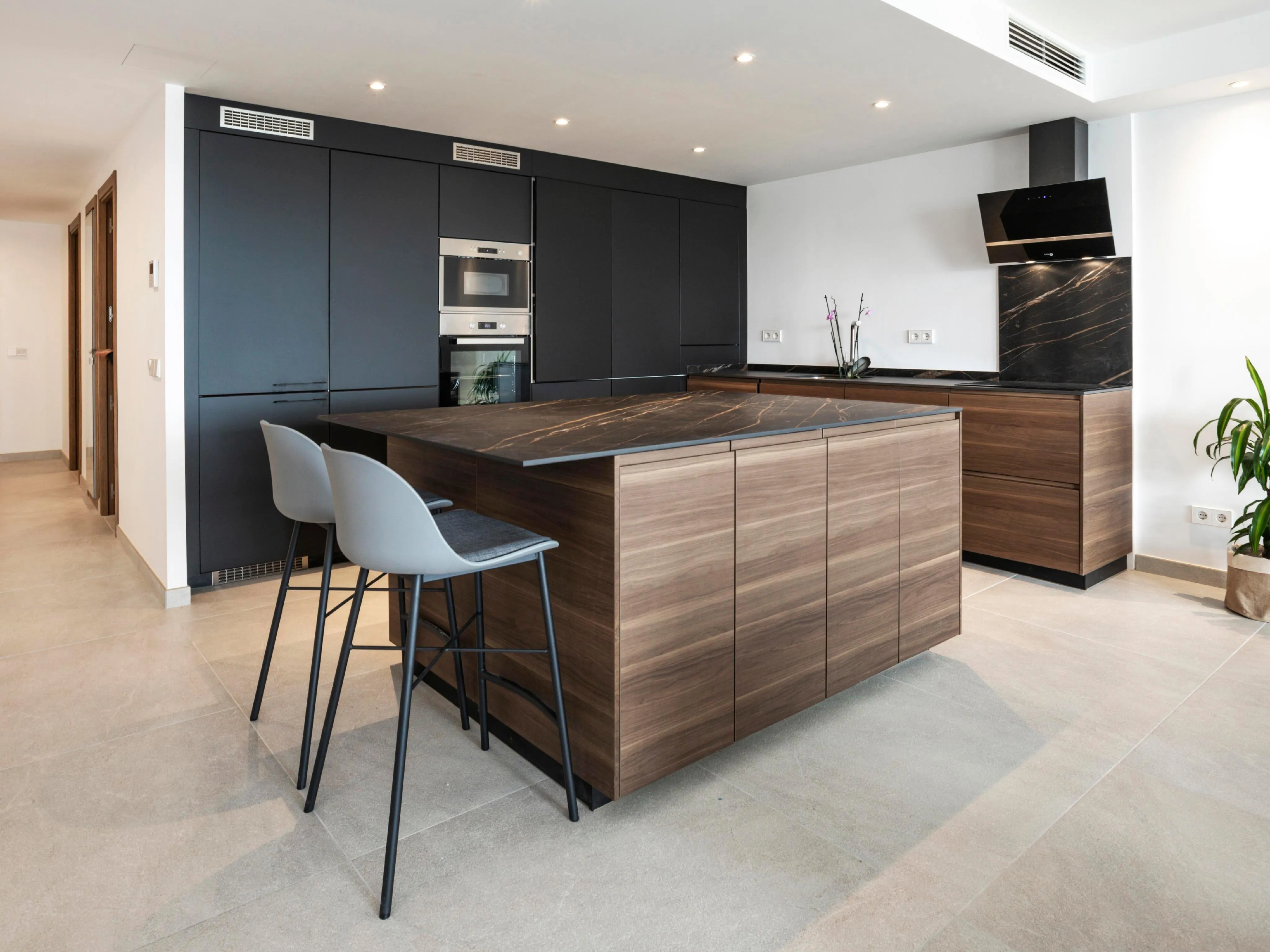 Appartamento ristrutturato con vista sul porto-7