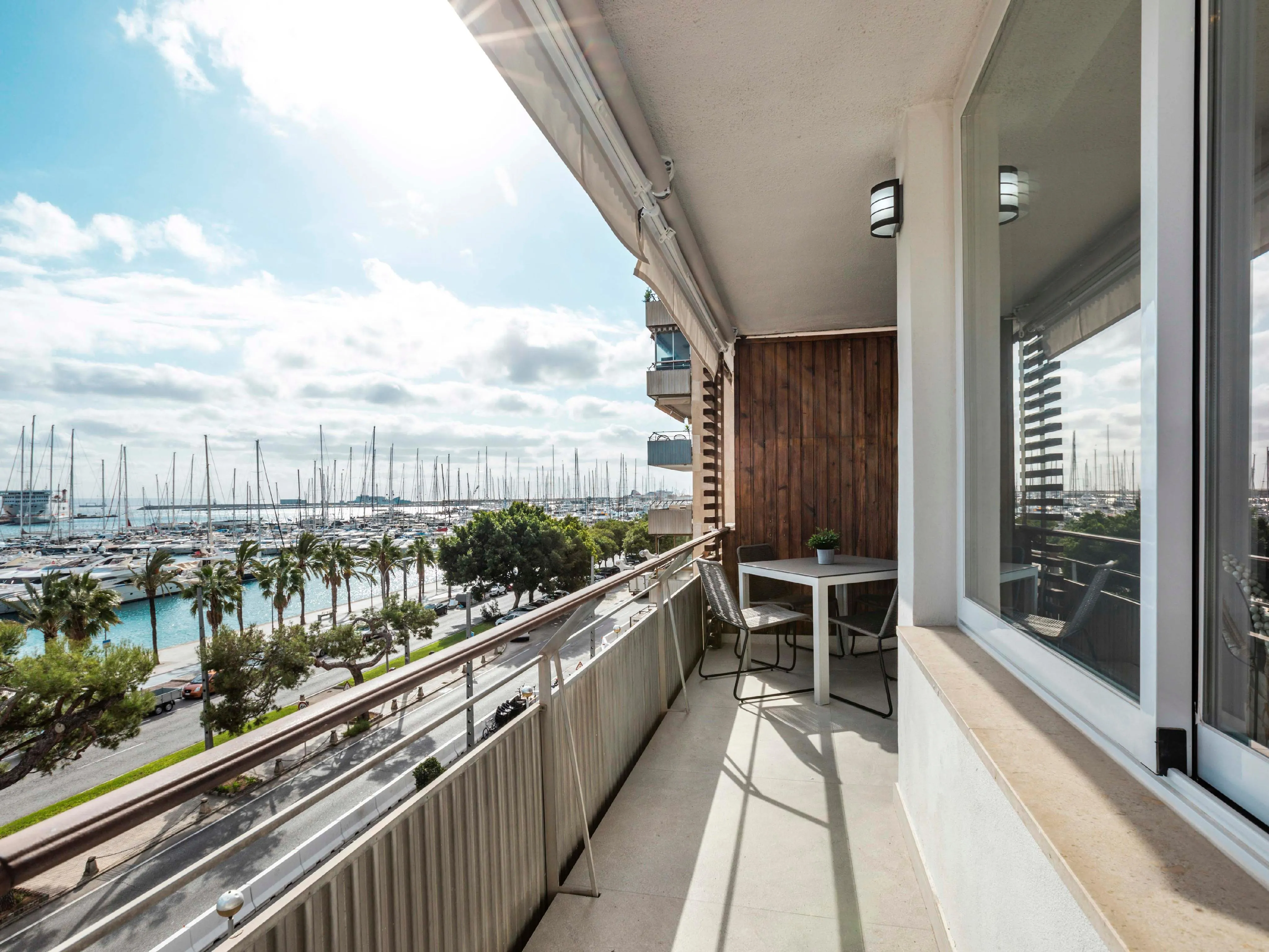 Appartamento ristrutturato con vista sul porto-10