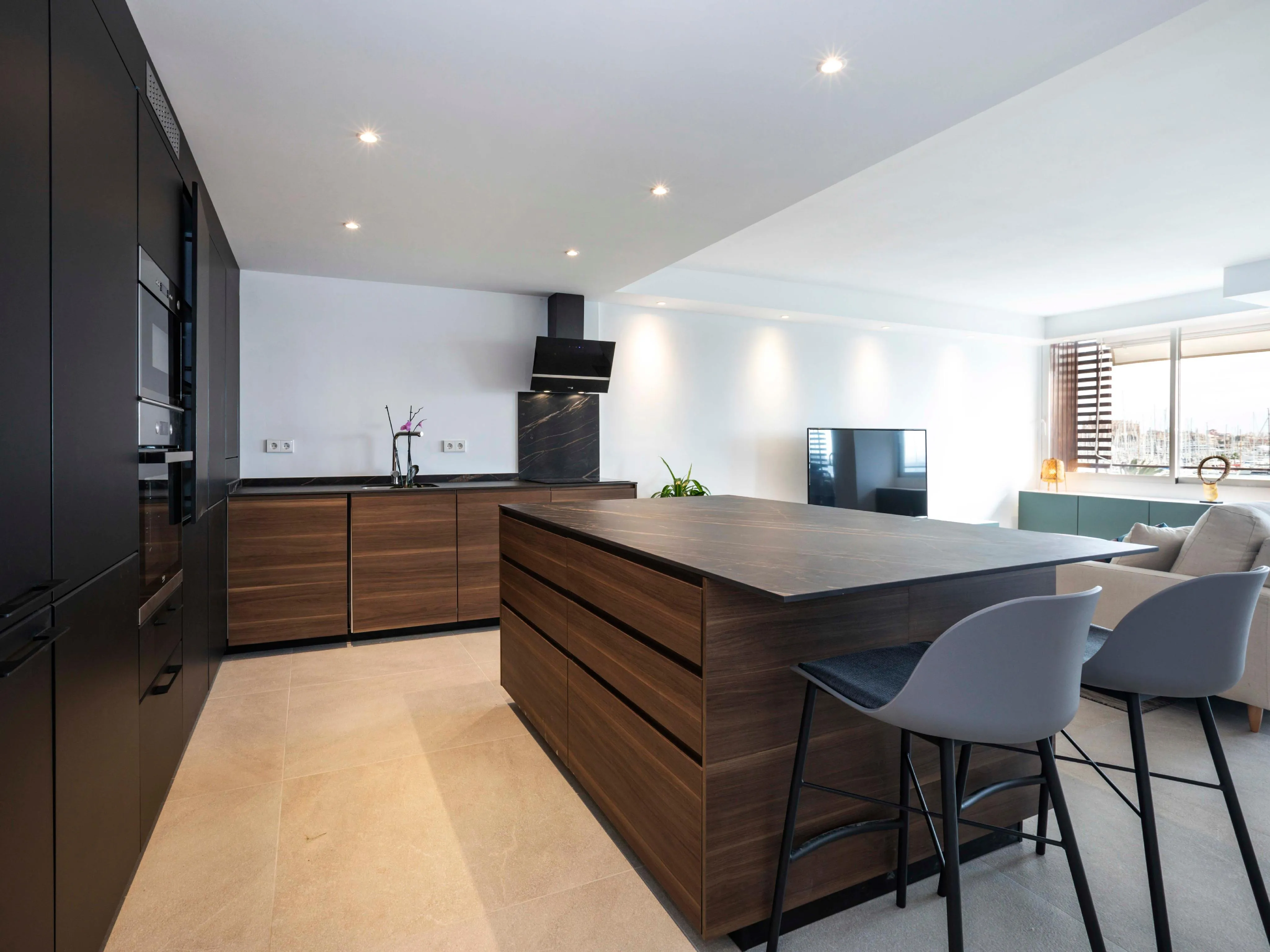 Appartamento ristrutturato con vista sul porto-6