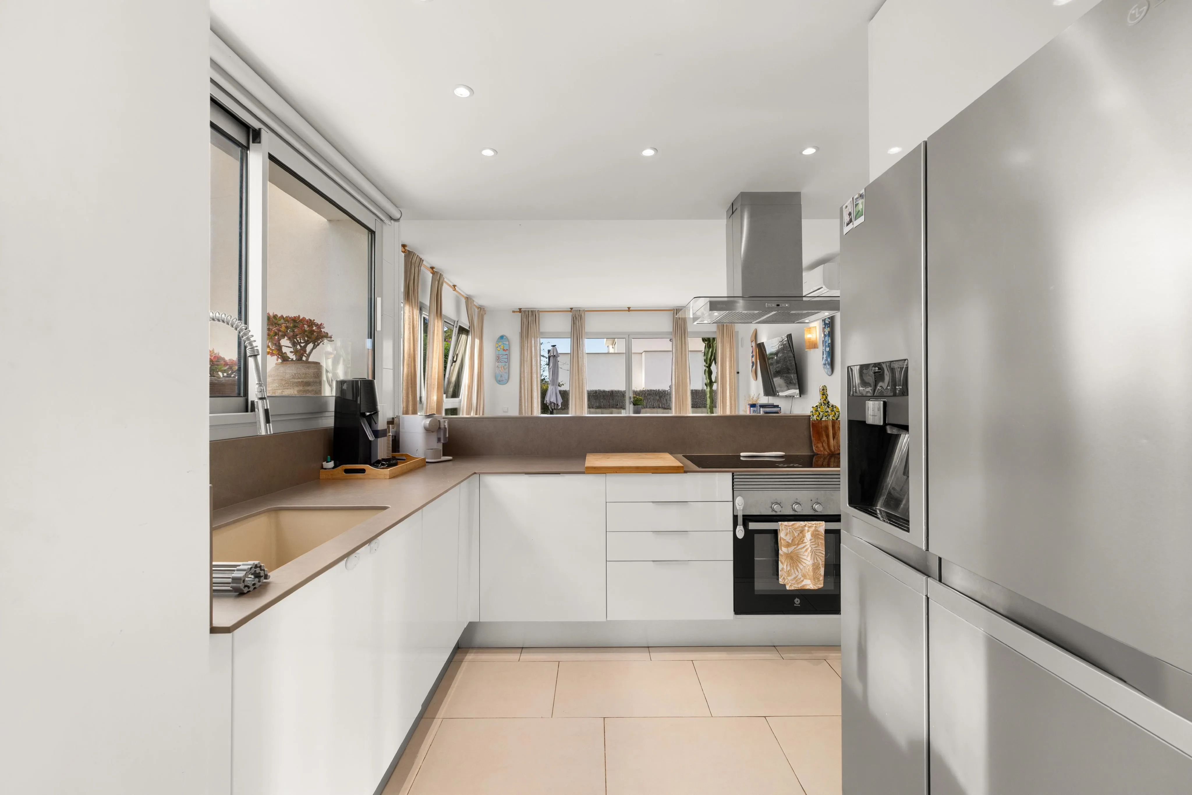 Licht appartement op de begane grond met privézwembad-5