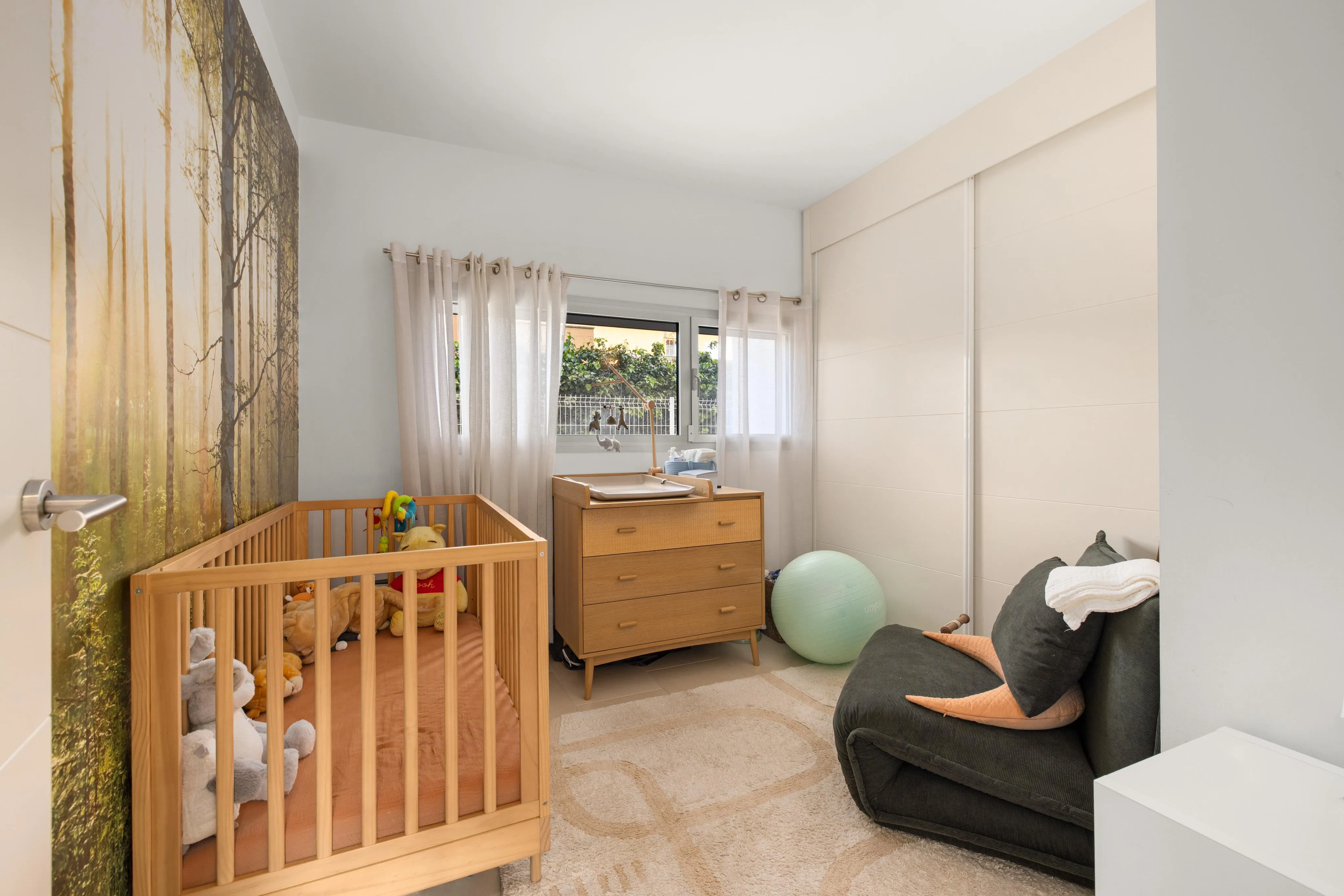 Licht appartement op de begane grond met privézwembad-8