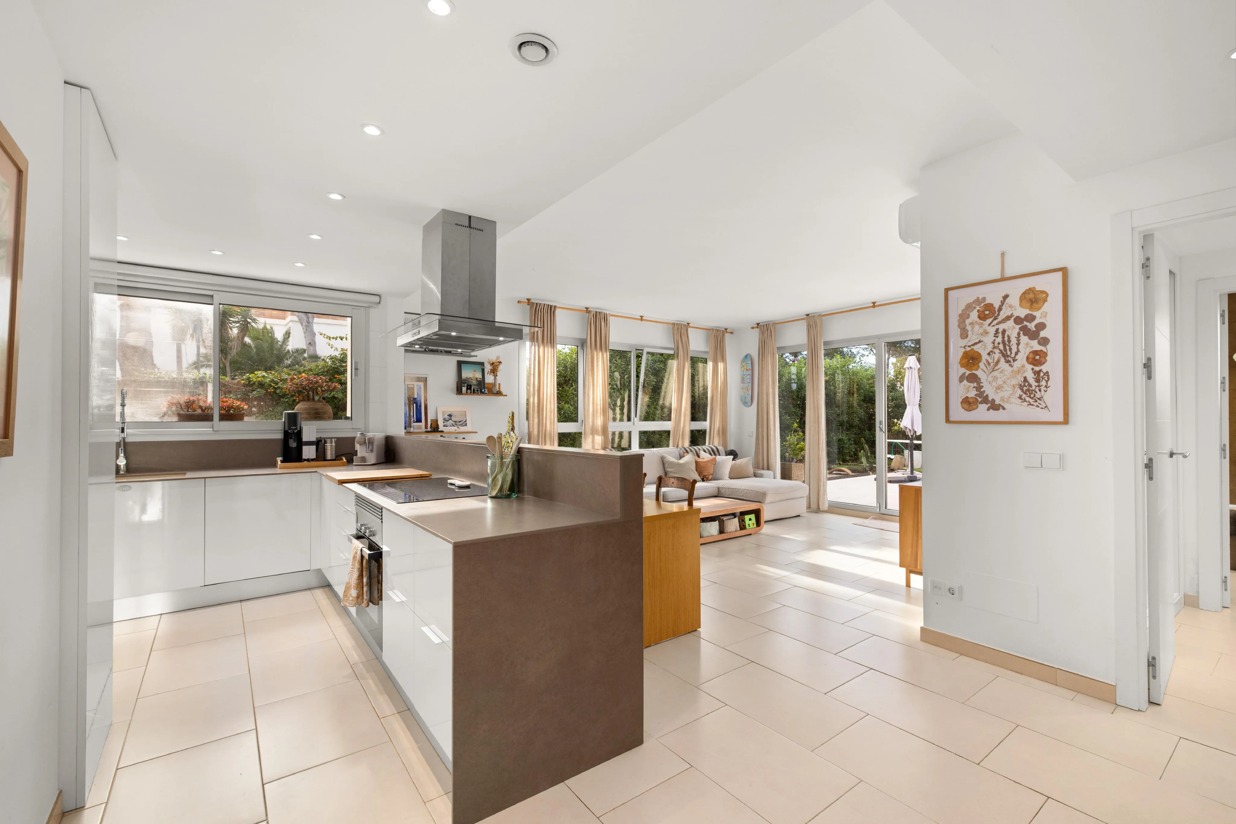 Licht appartement op de begane grond met privézwembad-4