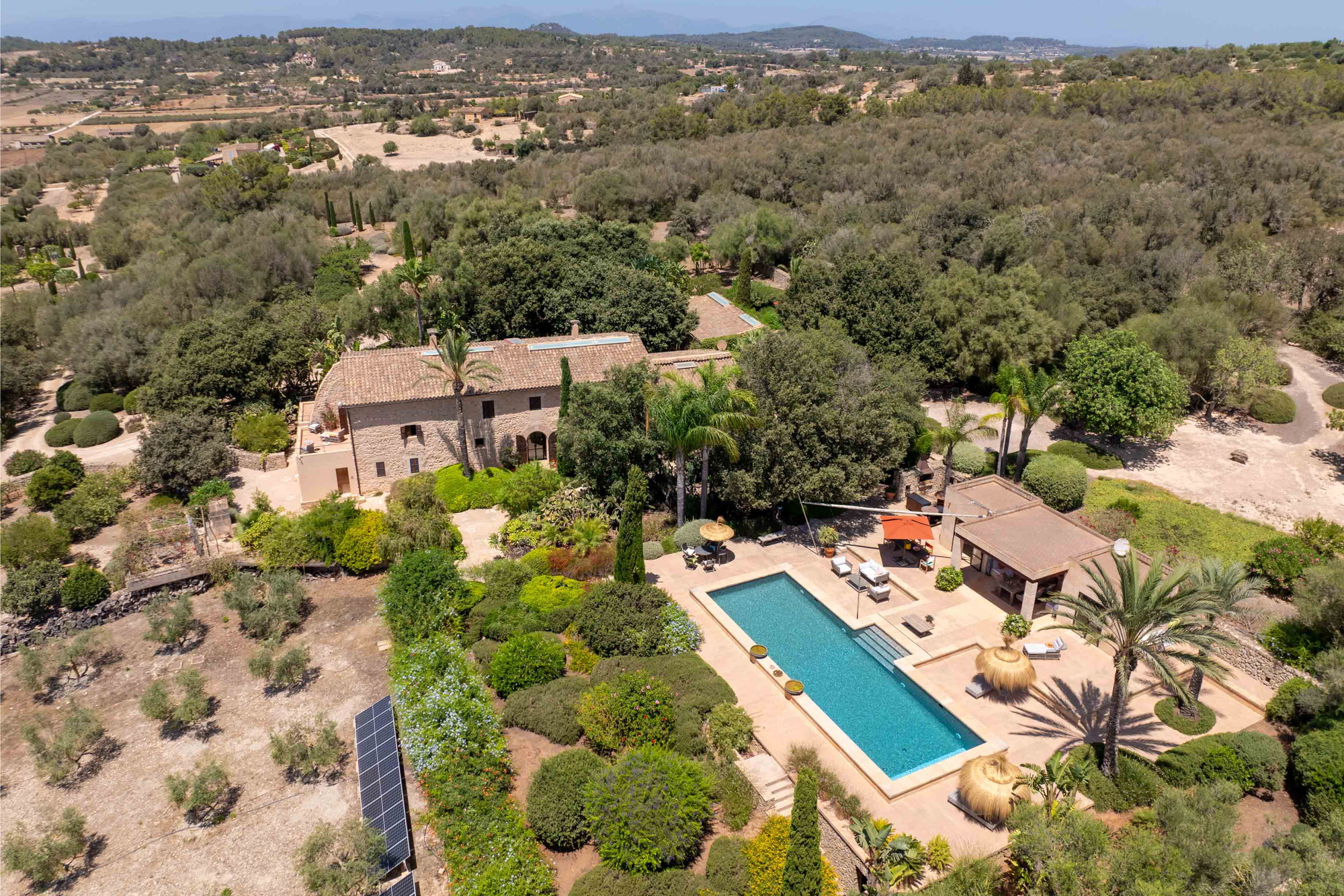 Historical Estate in a Privileged Hillside Location