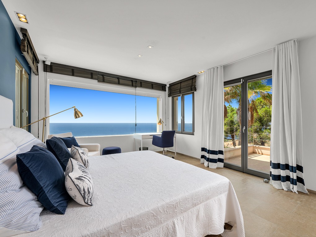 Una vila d'alta qualitat amb vistes panoràmiques al mar en una ubicació excel·lent.-14