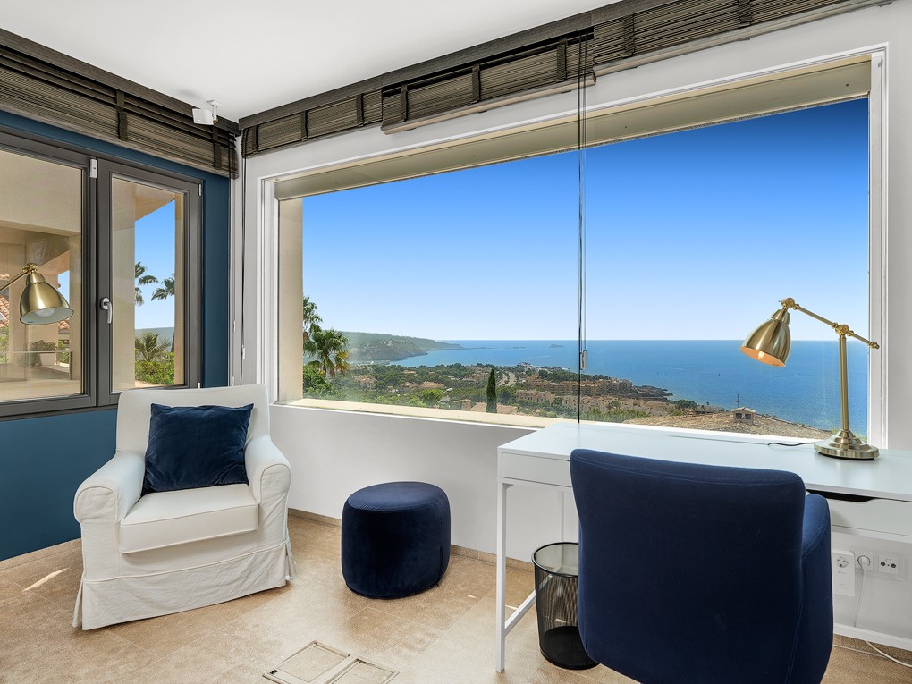 Una vila d'alta qualitat amb vistes panoràmiques al mar en una ubicació excel·lent.-18