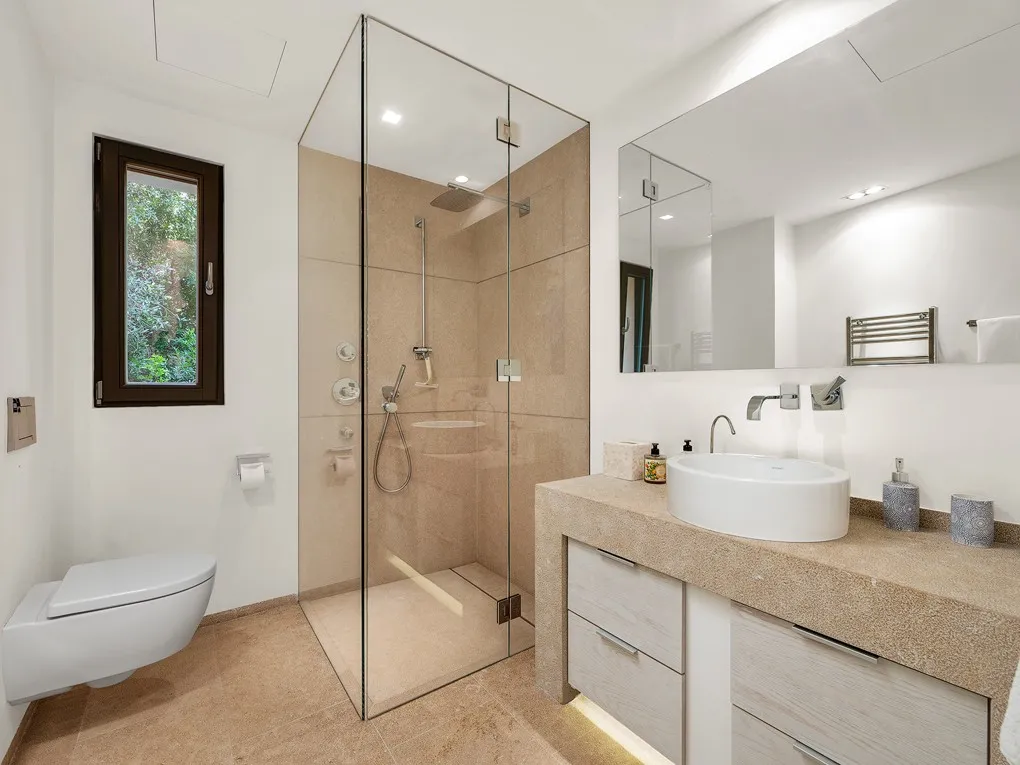 Hoogwaardige villa met panoramisch uitzicht op zee-15