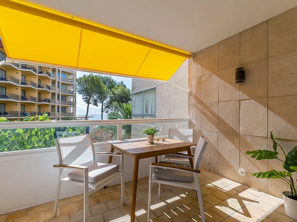 Renoveret lejlighed i boligkompleks med adgang til havet-3