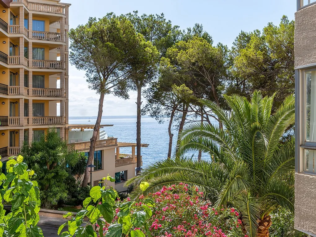 Renoveret lejlighed i boligkompleks med adgang til havet-2